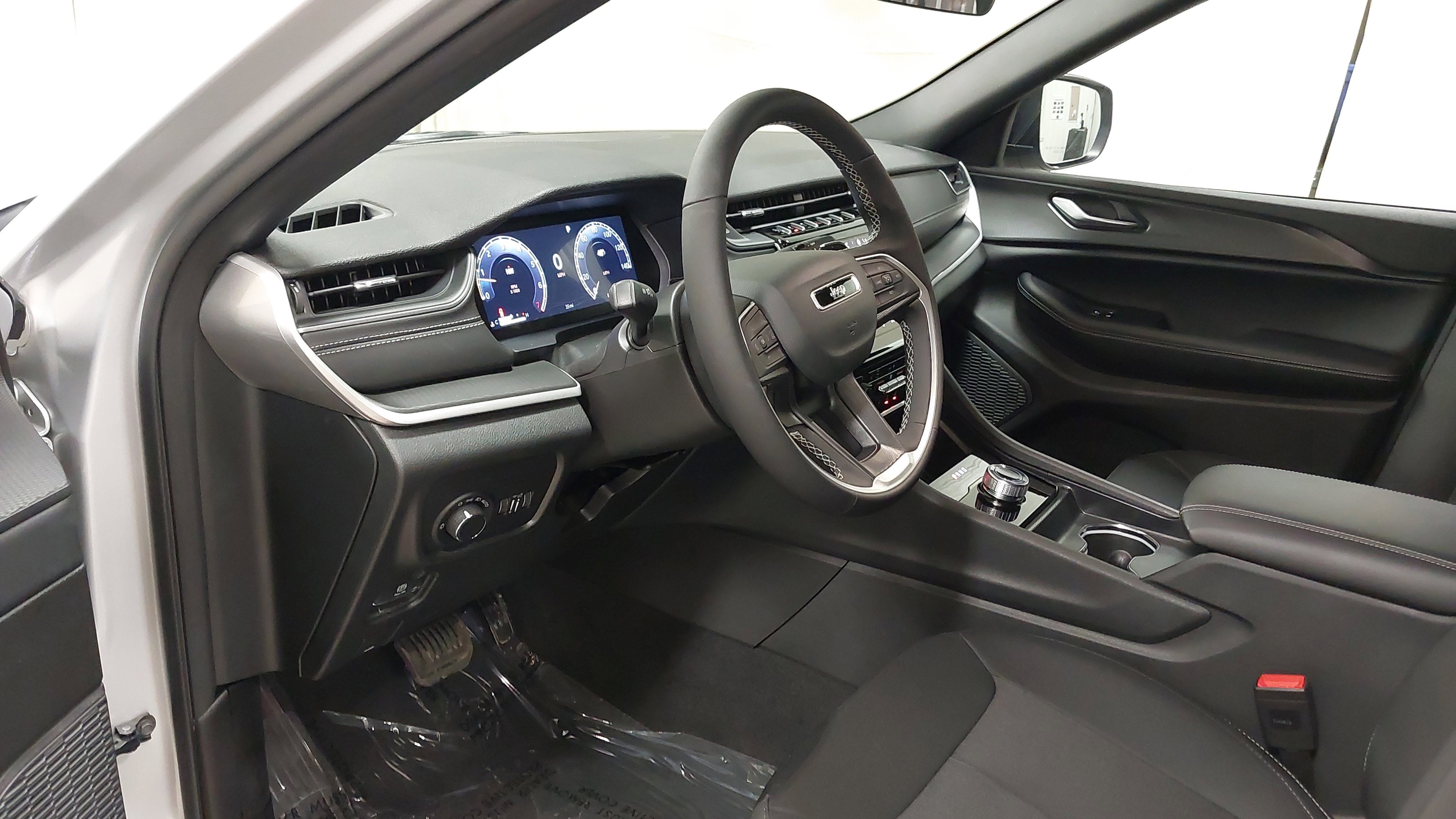 2026 Jeep Grand Cherokee GRAND CHEROKEE LAREDO X 4X4