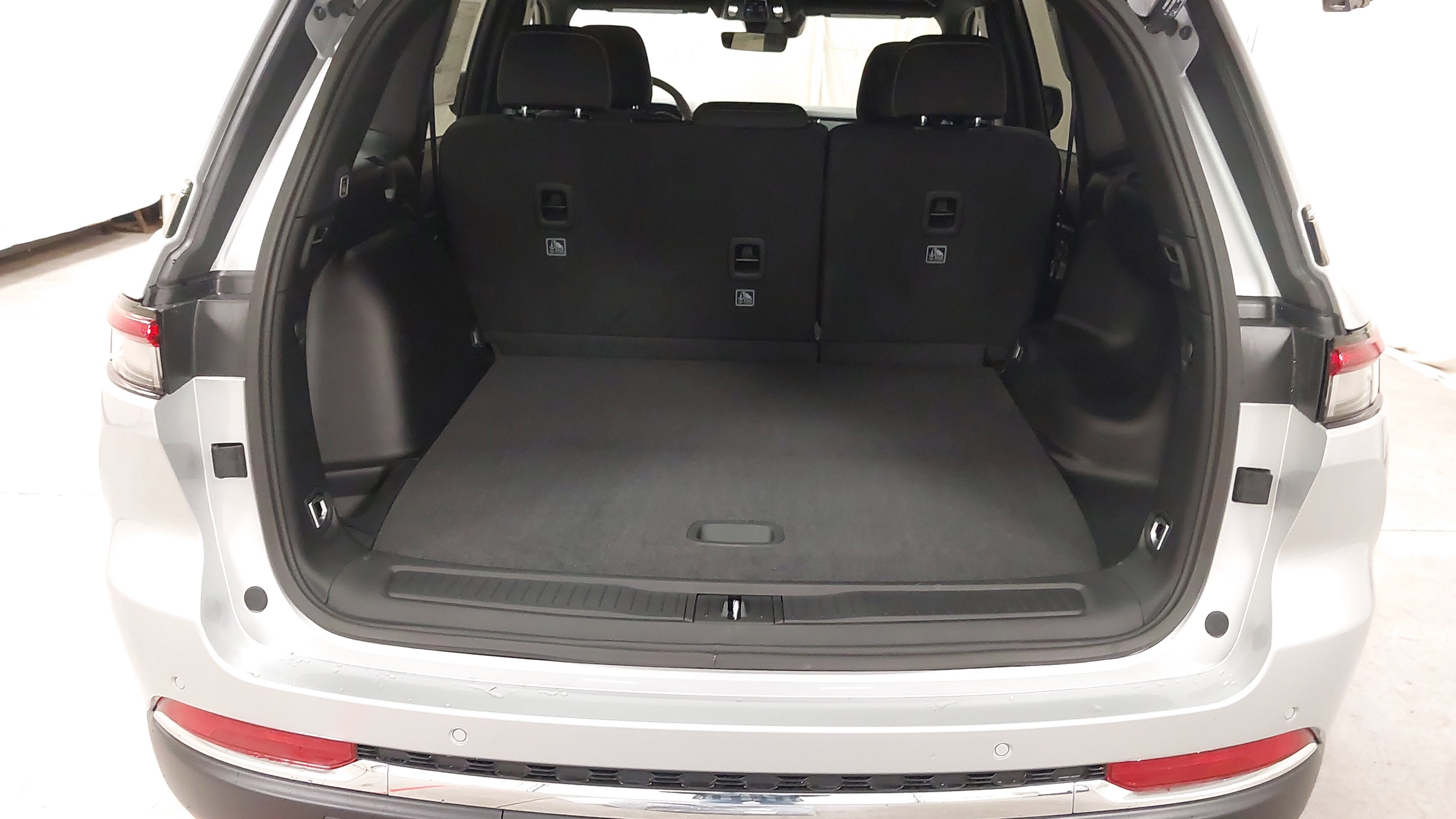 2026 Jeep Grand Cherokee GRAND CHEROKEE LAREDO X 4X4