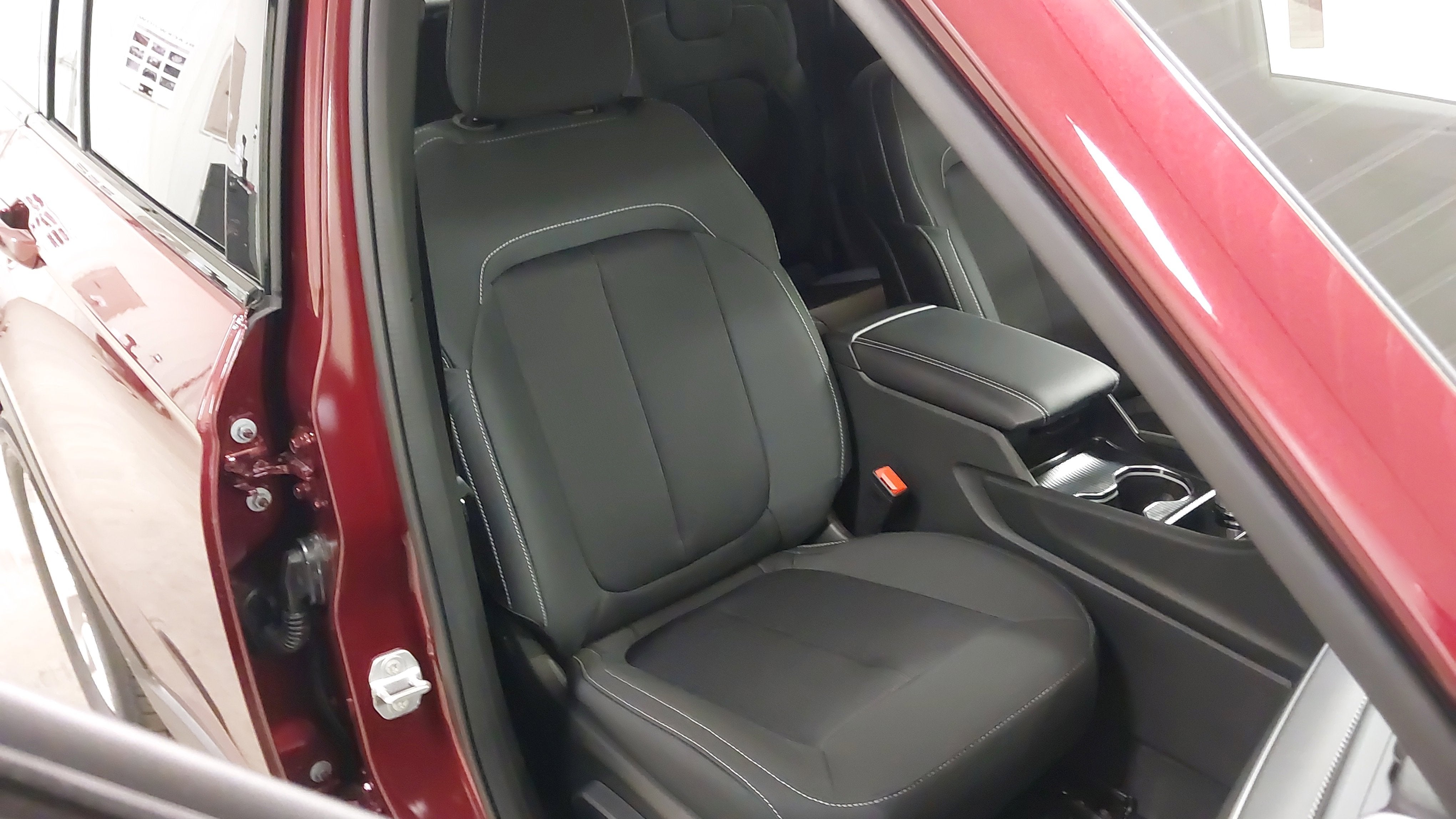 2026 Jeep Grand Cherokee GRAND CHEROKEE LAREDO X 4X4
