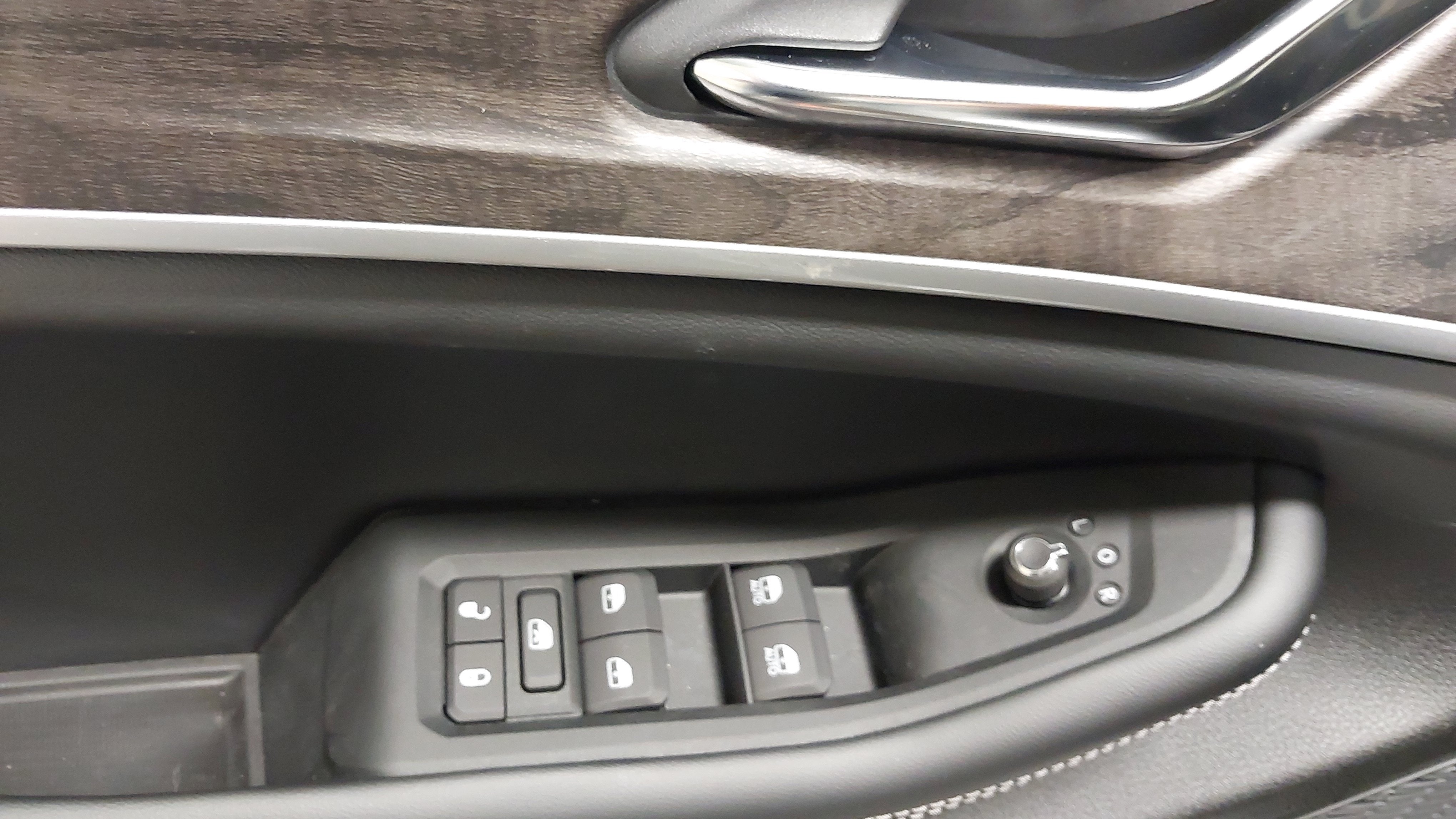 2027 Jeep Grand Cherokee GRAND CHEROKEE LAREDO ALTITUDE 4X4