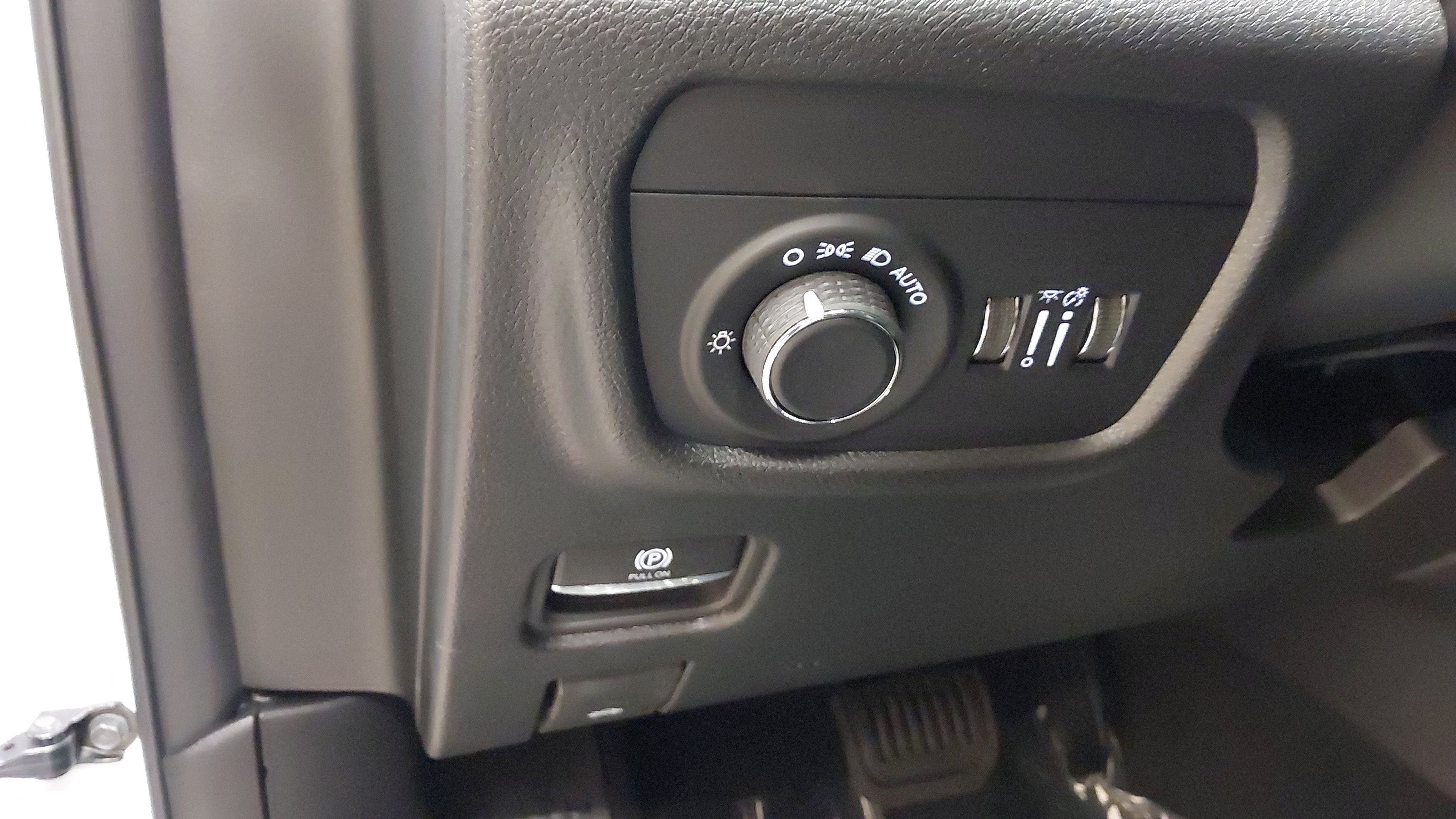 2027 Jeep Grand Cherokee GRAND CHEROKEE LAREDO ALTITUDE 4X4