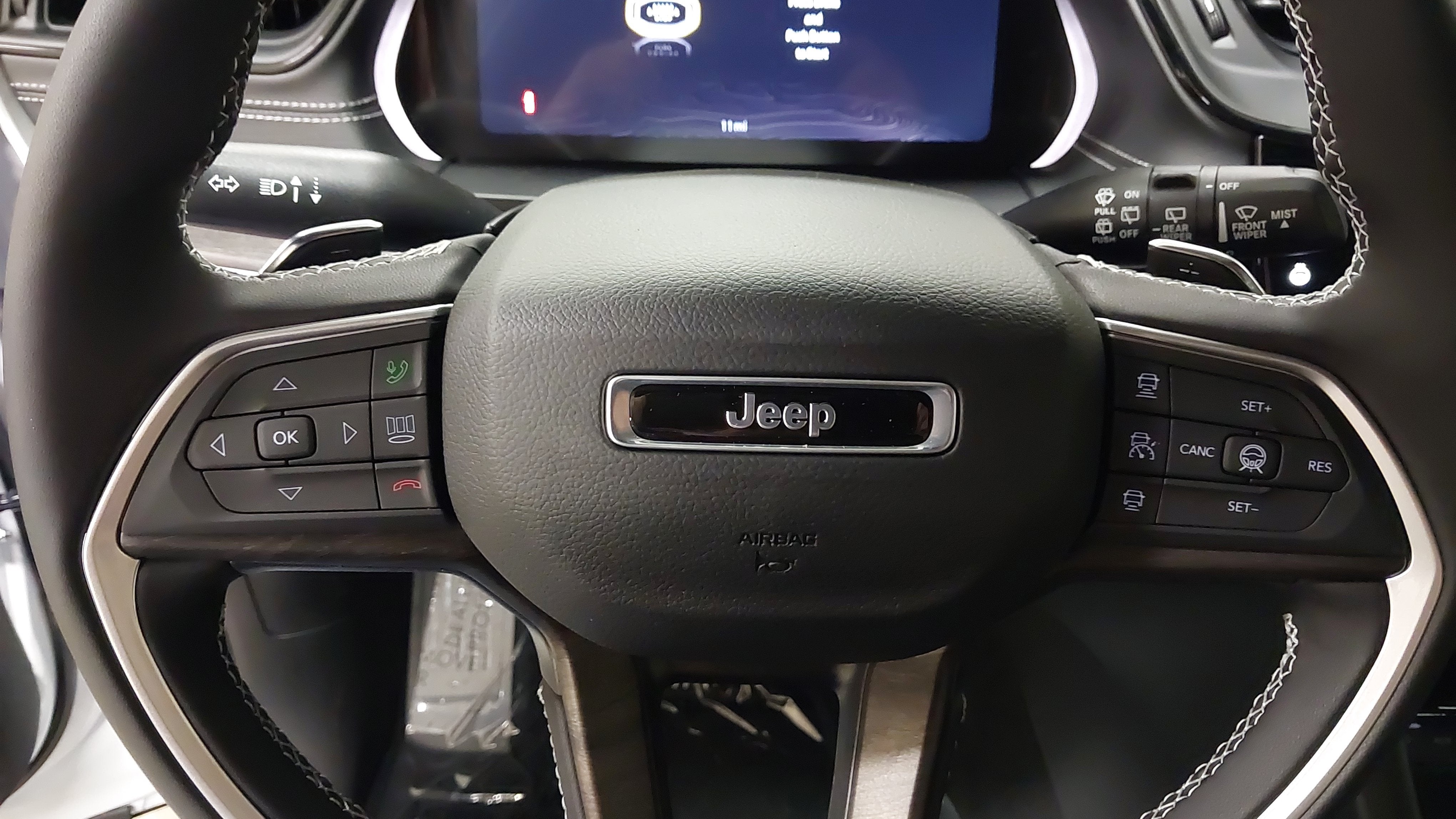 2027 Jeep Grand Cherokee GRAND CHEROKEE LAREDO ALTITUDE 4X4