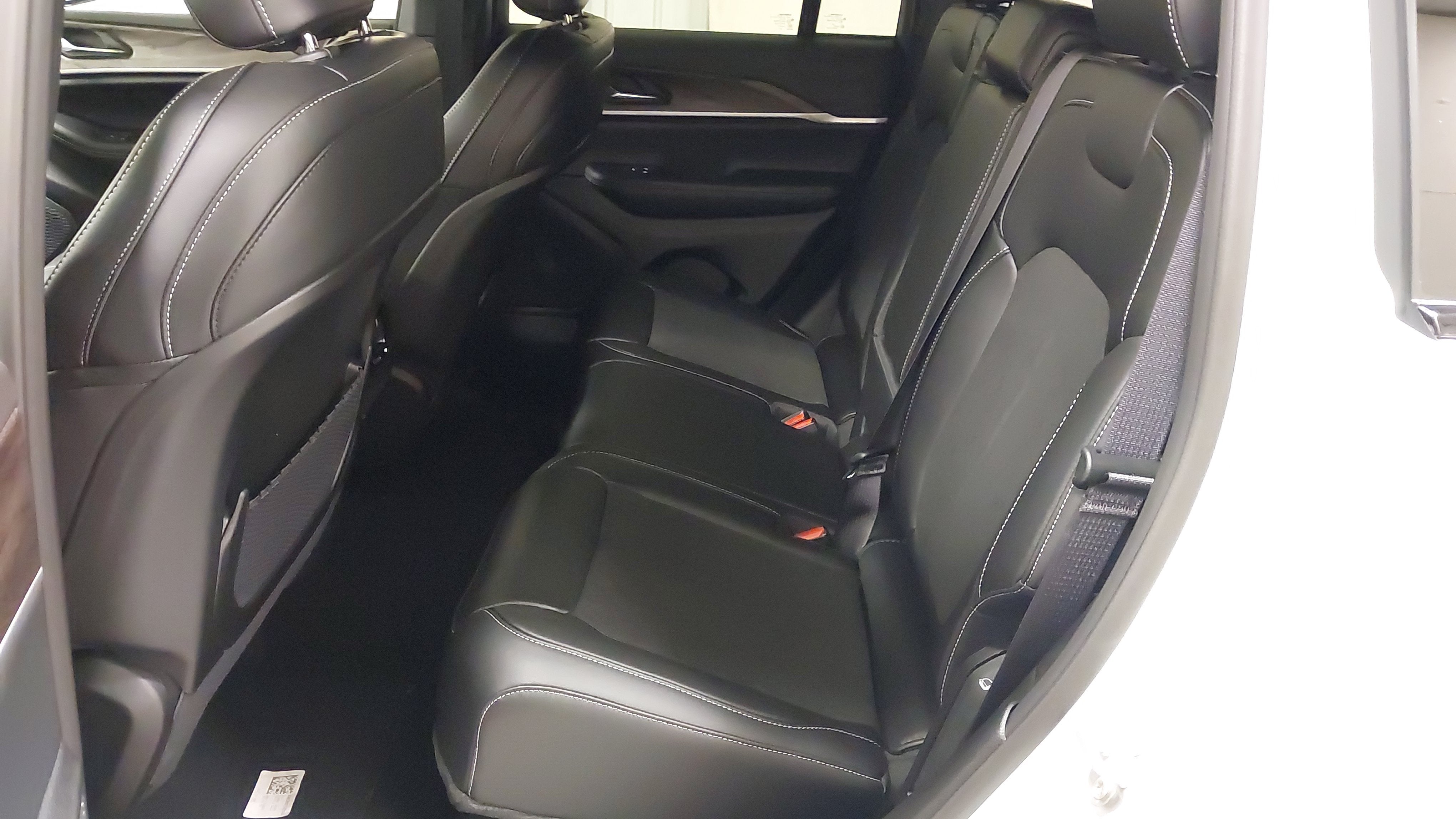 2027 Jeep Grand Cherokee GRAND CHEROKEE LAREDO ALTITUDE 4X4