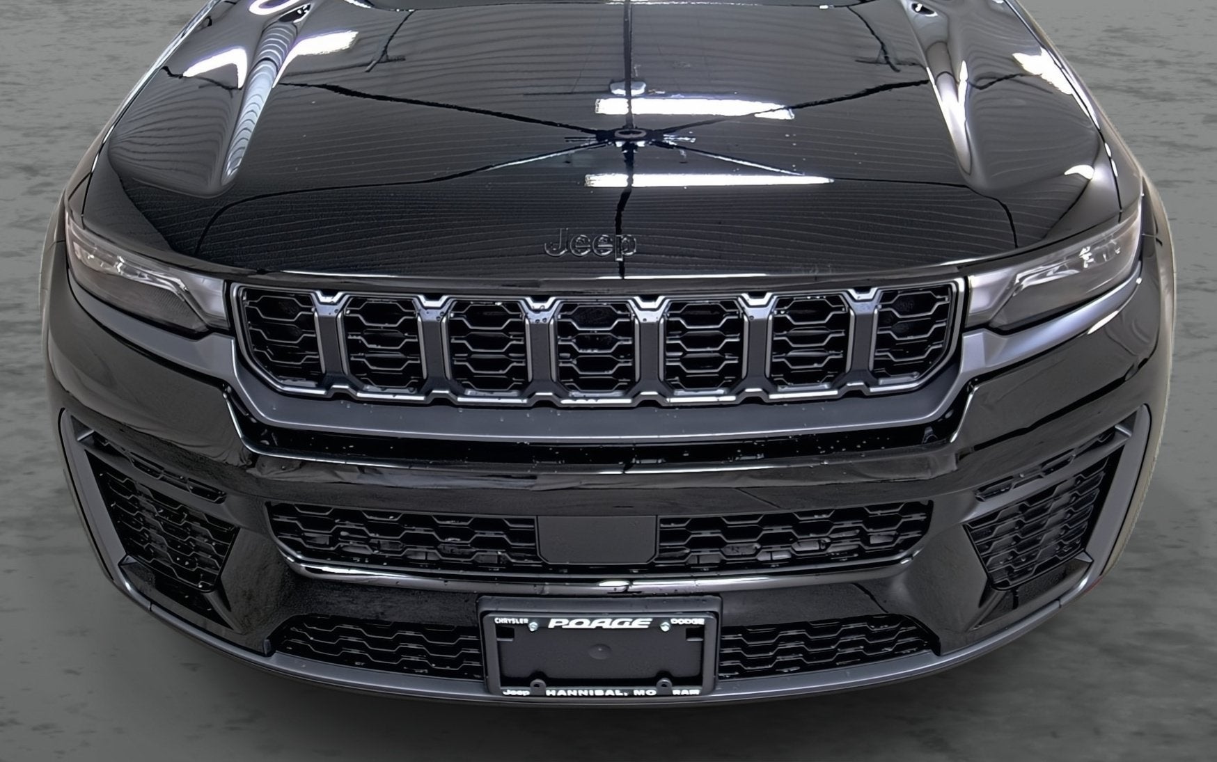 2027 Jeep Grand Cherokee GRAND CHEROKEE LAREDO ALTITUDE 4X4