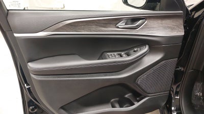 2027 Jeep Grand Cherokee GRAND CHEROKEE LAREDO ALTITUDE 4X4