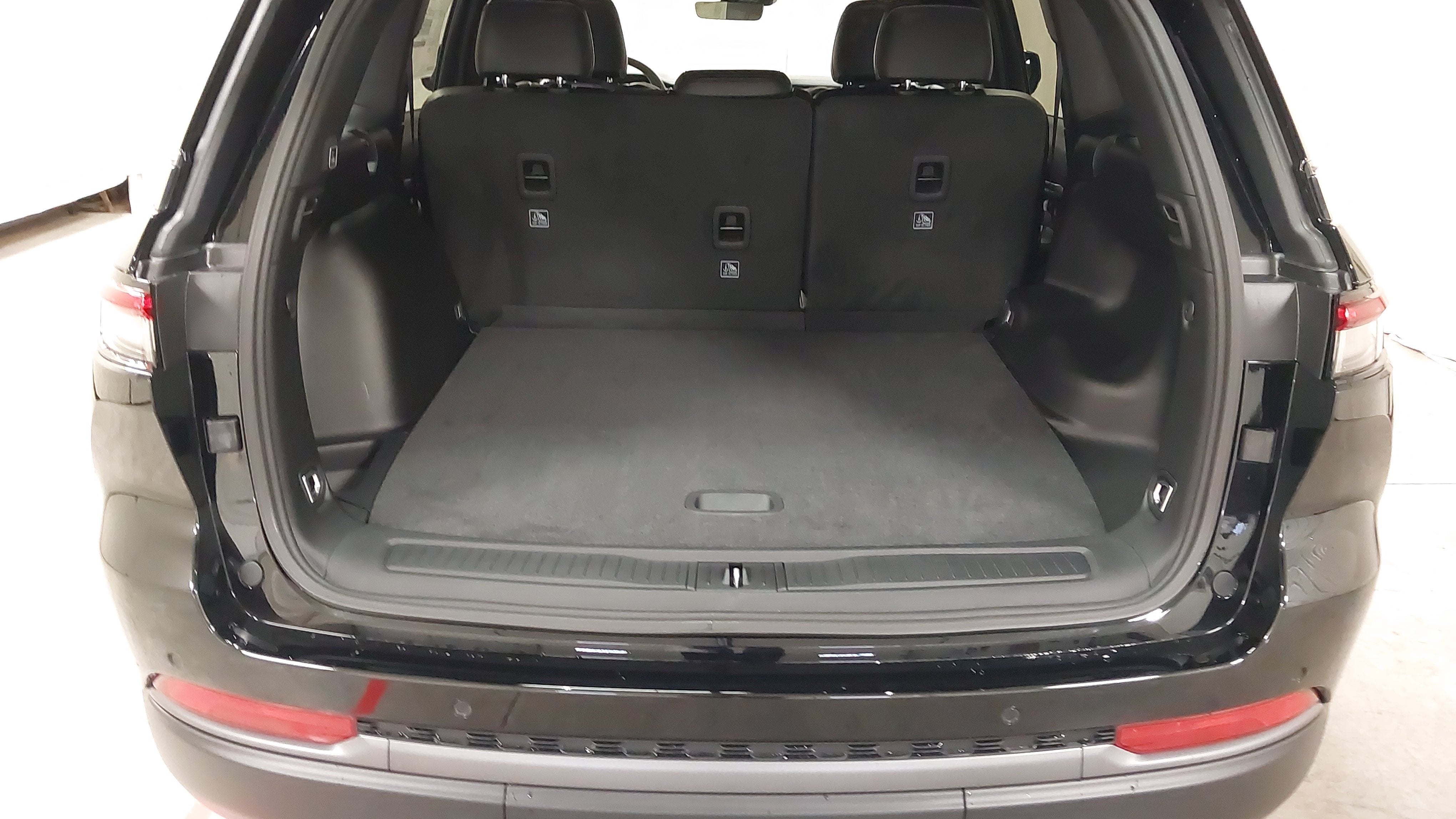 2027 Jeep Grand Cherokee GRAND CHEROKEE LAREDO ALTITUDE 4X4