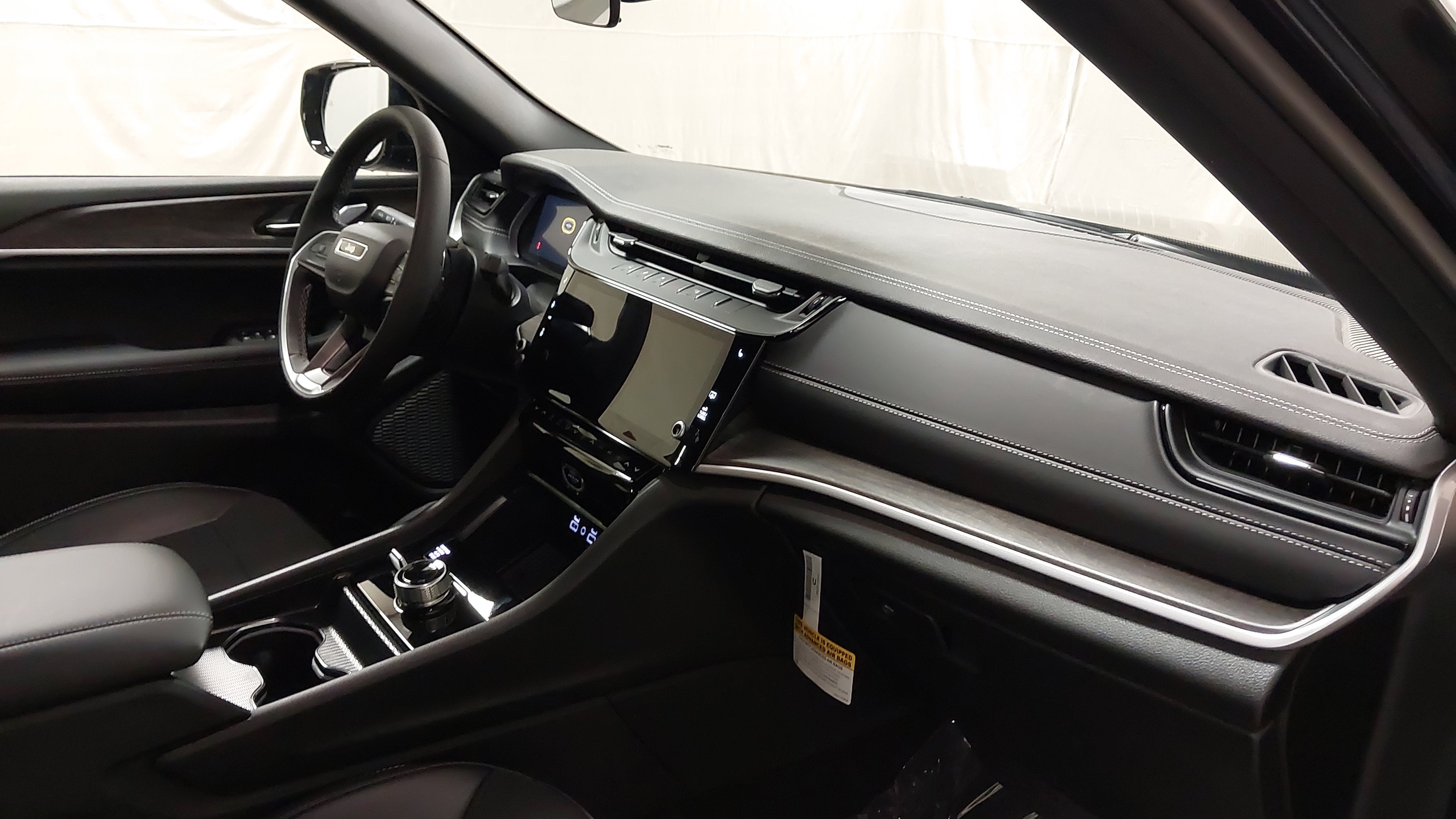 2027 Jeep Grand Cherokee GRAND CHEROKEE LAREDO ALTITUDE 4X4