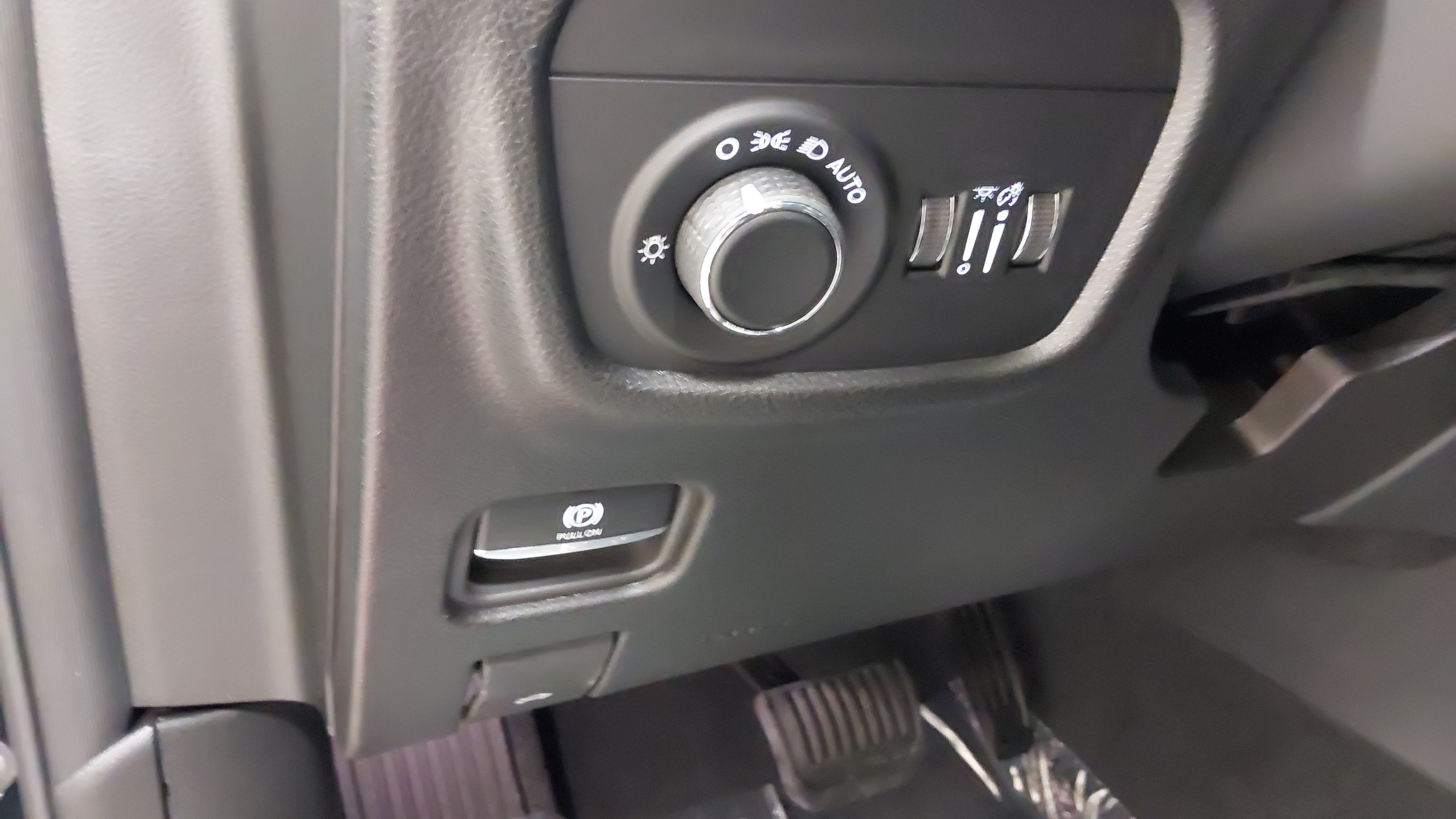 2027 Jeep Grand Cherokee GRAND CHEROKEE LAREDO ALTITUDE 4X4
