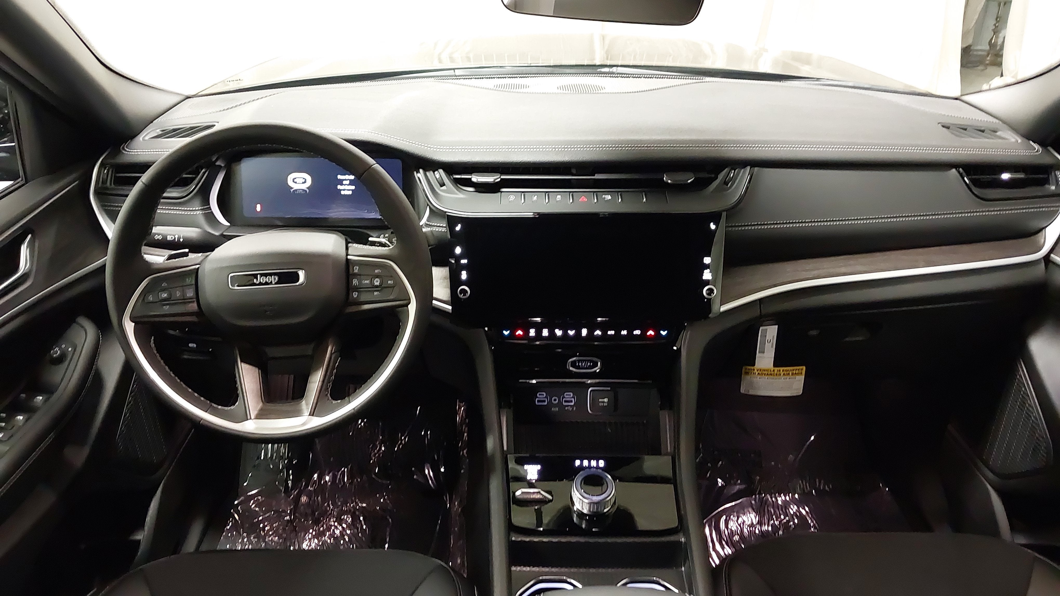 2027 Jeep Grand Cherokee GRAND CHEROKEE LAREDO ALTITUDE 4X4