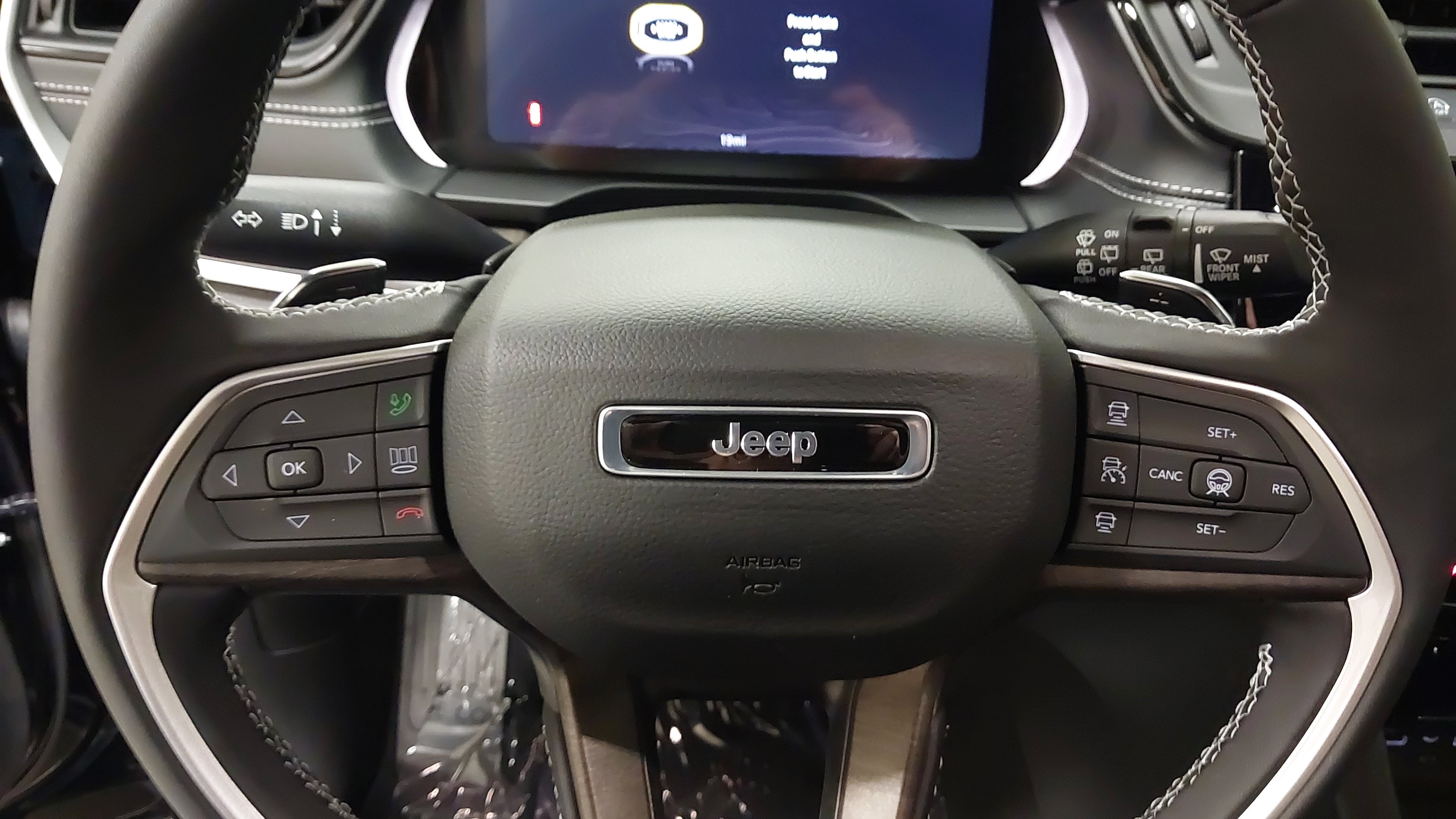 2027 Jeep Grand Cherokee GRAND CHEROKEE LAREDO ALTITUDE 4X4