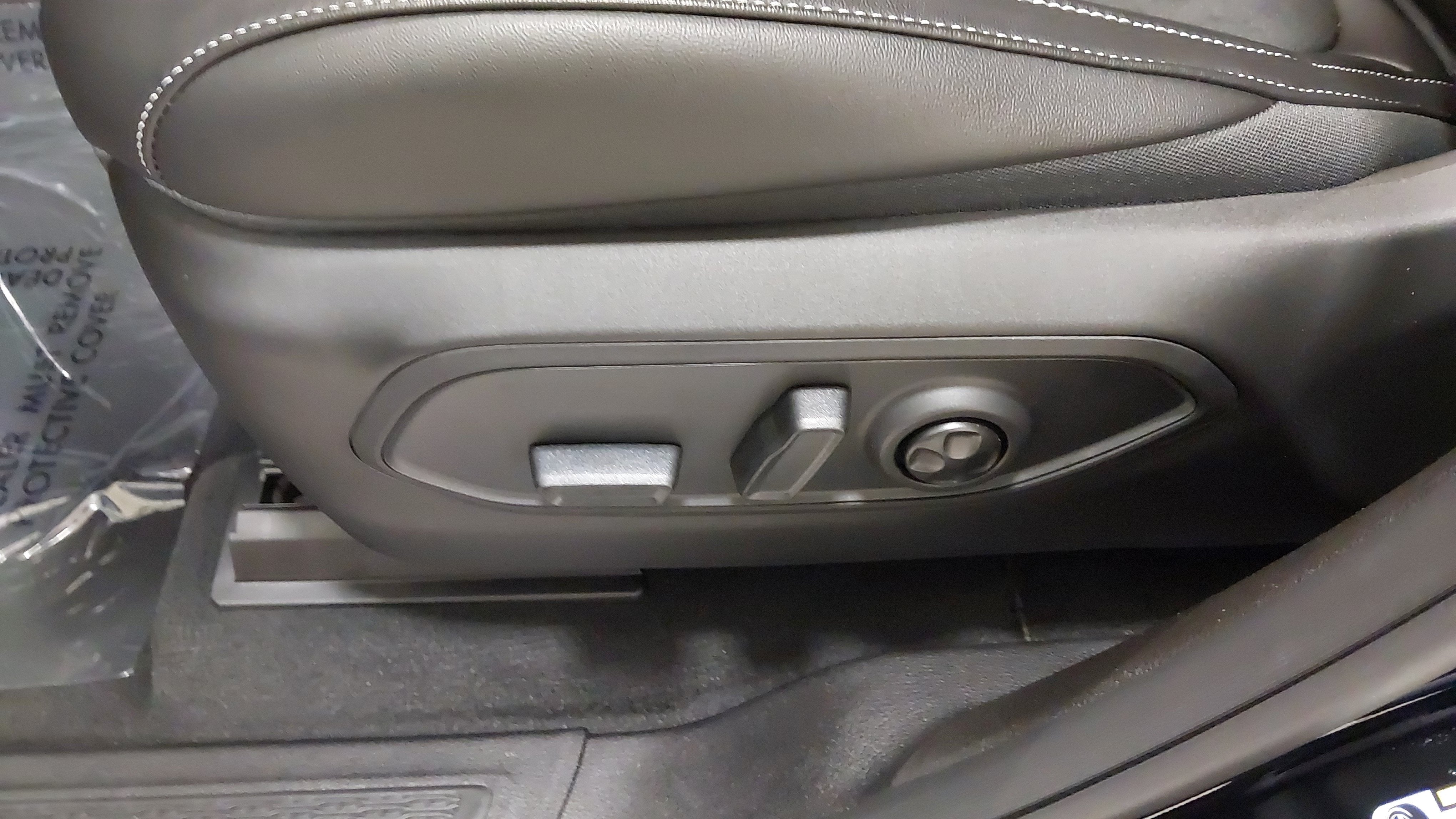 2027 Jeep Grand Cherokee GRAND CHEROKEE LAREDO ALTITUDE 4X4