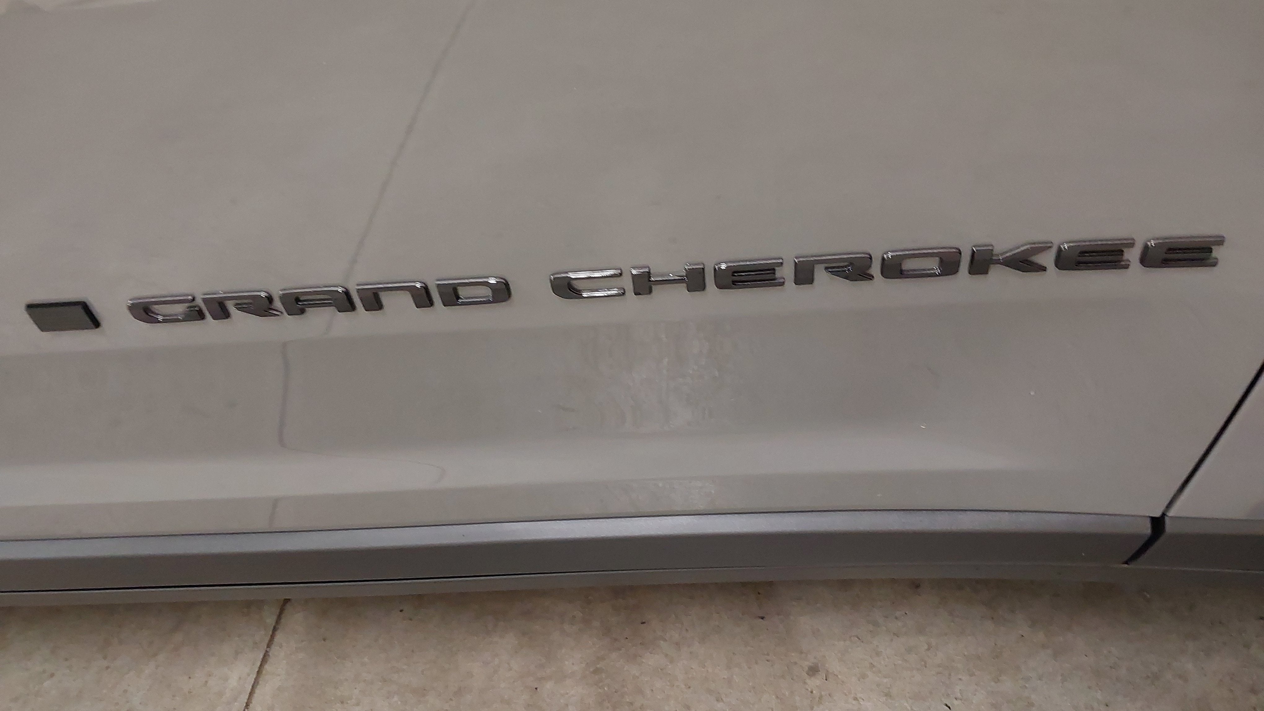 2027 Jeep Grand Cherokee GRAND CHEROKEE LAREDO ALTITUDE 4X4