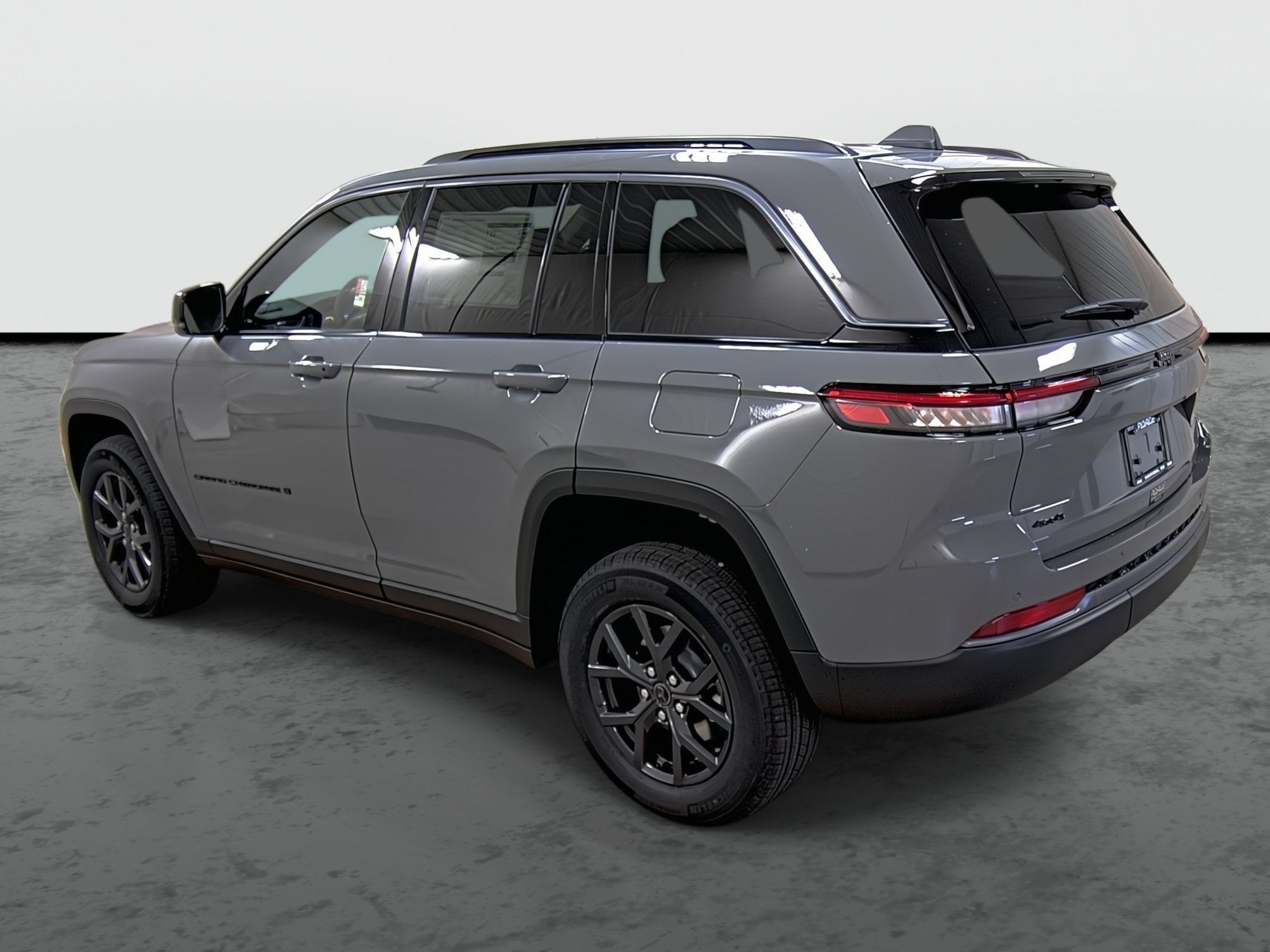 2027 Jeep Grand Cherokee GRAND CHEROKEE LAREDO ALTITUDE 4X4