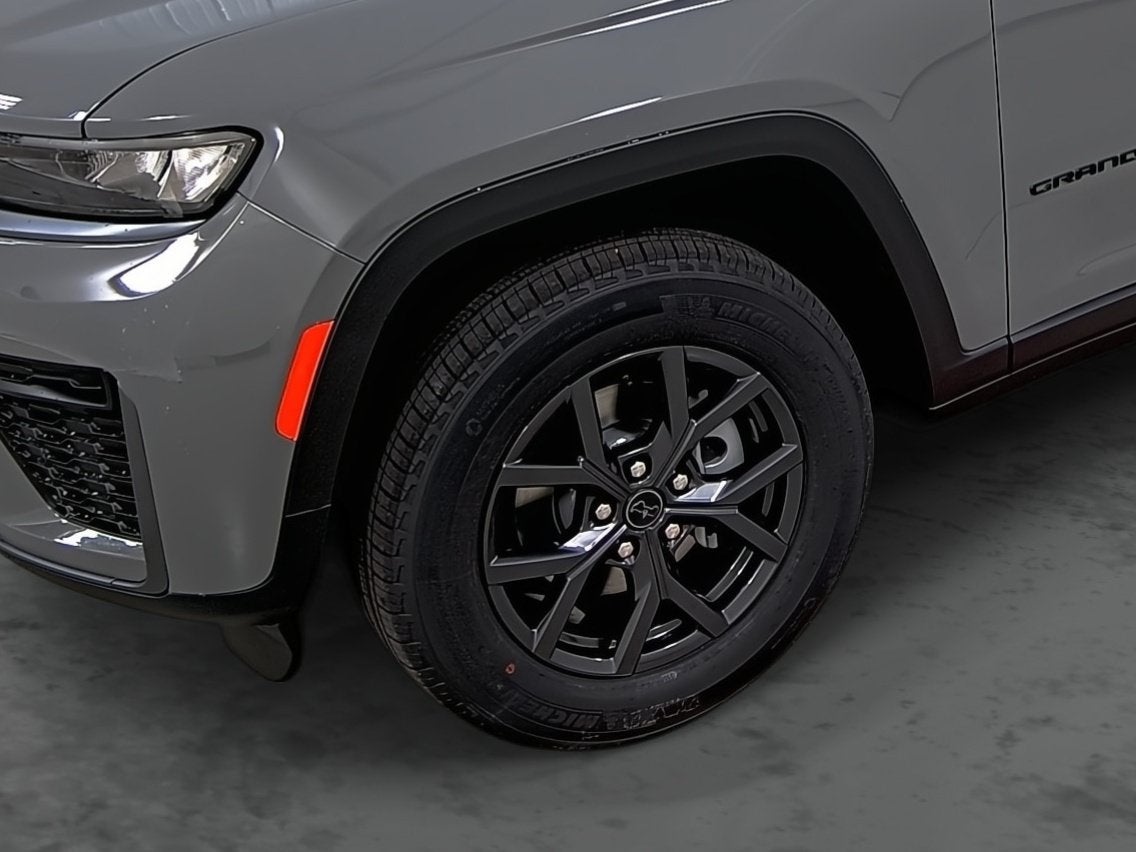 2027 Jeep Grand Cherokee GRAND CHEROKEE LAREDO ALTITUDE 4X4