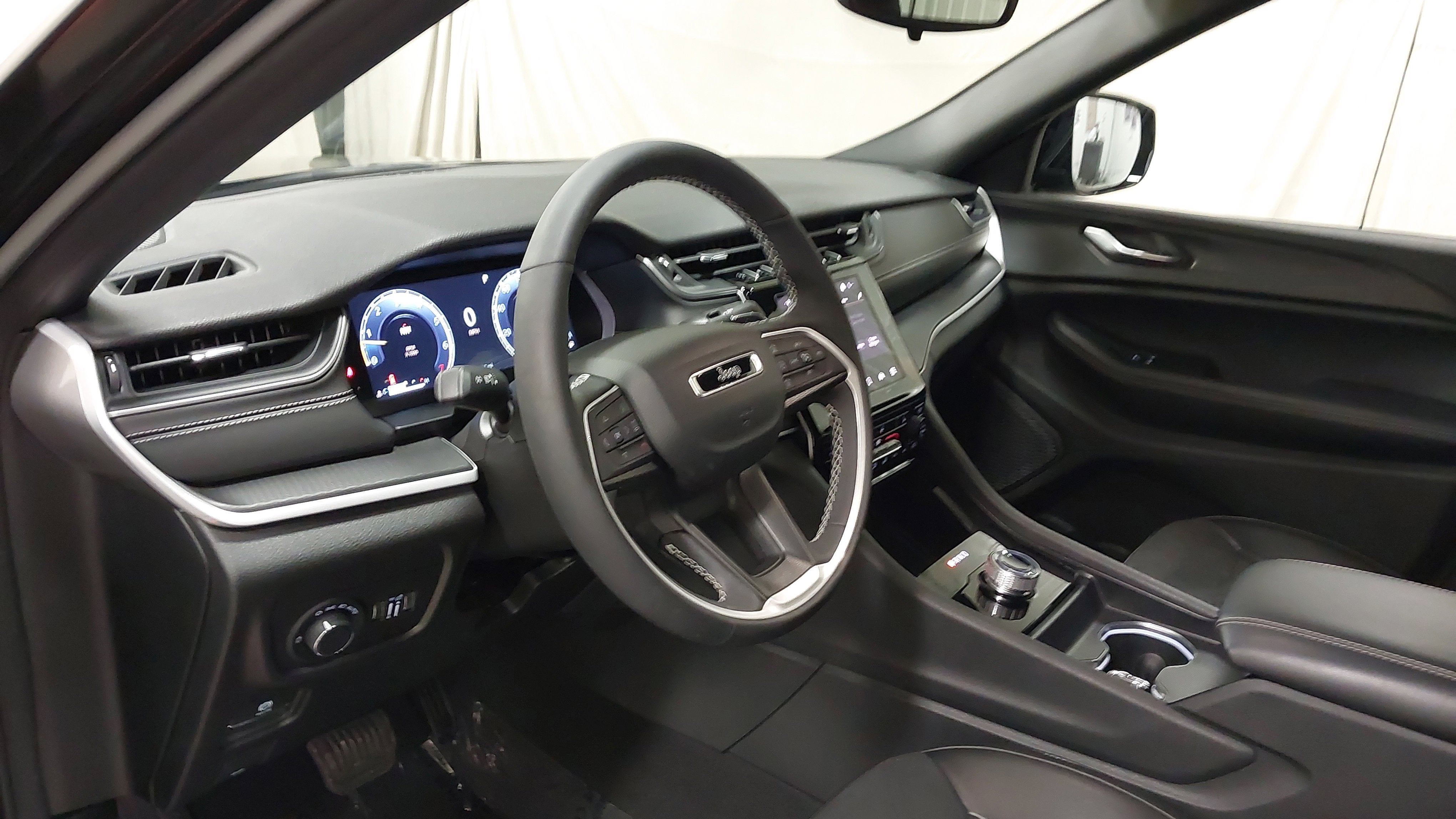 2024 Jeep Grand Cherokee L Altitude 4x4