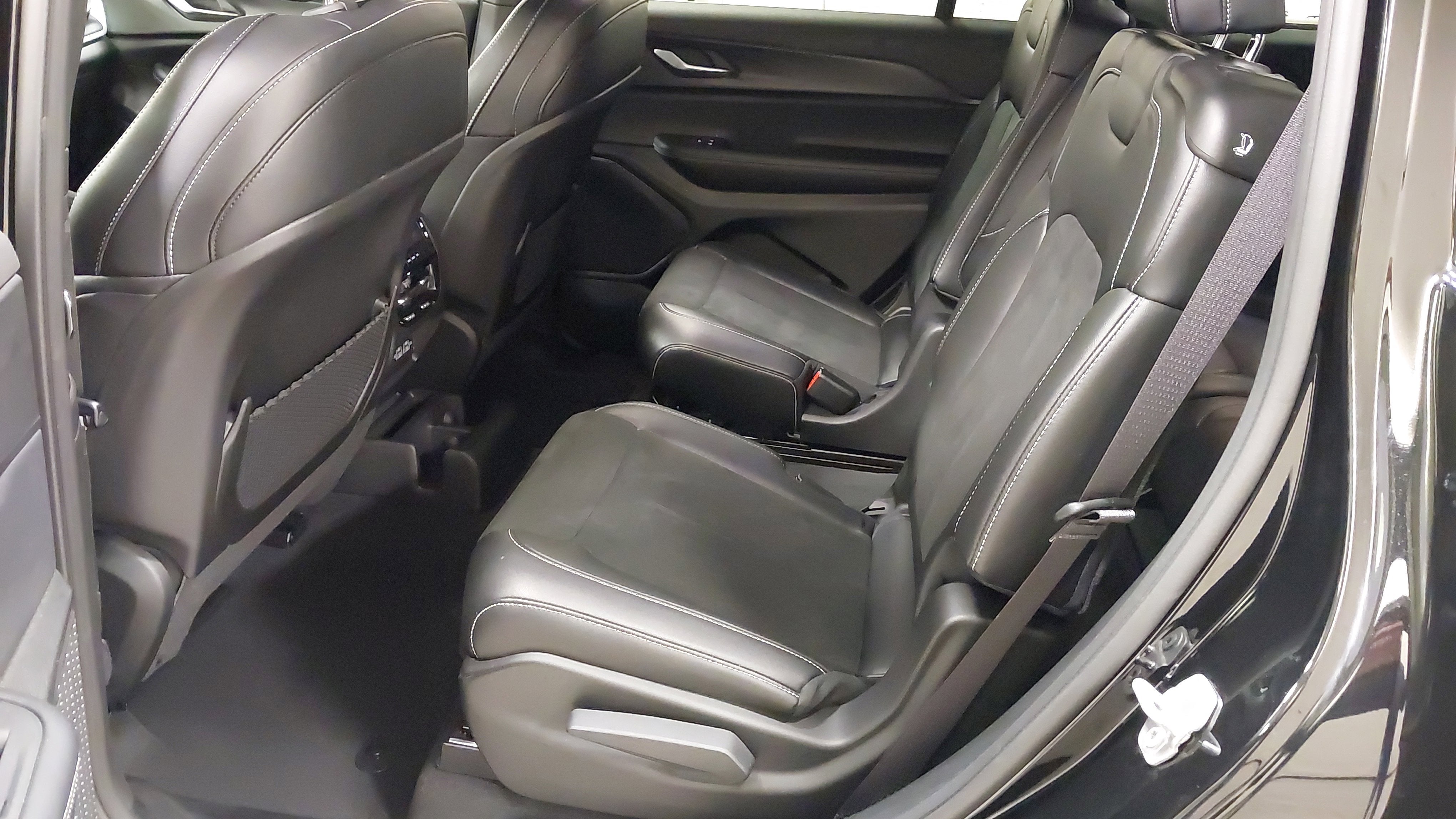 2024 Jeep Grand Cherokee L Altitude 4x4