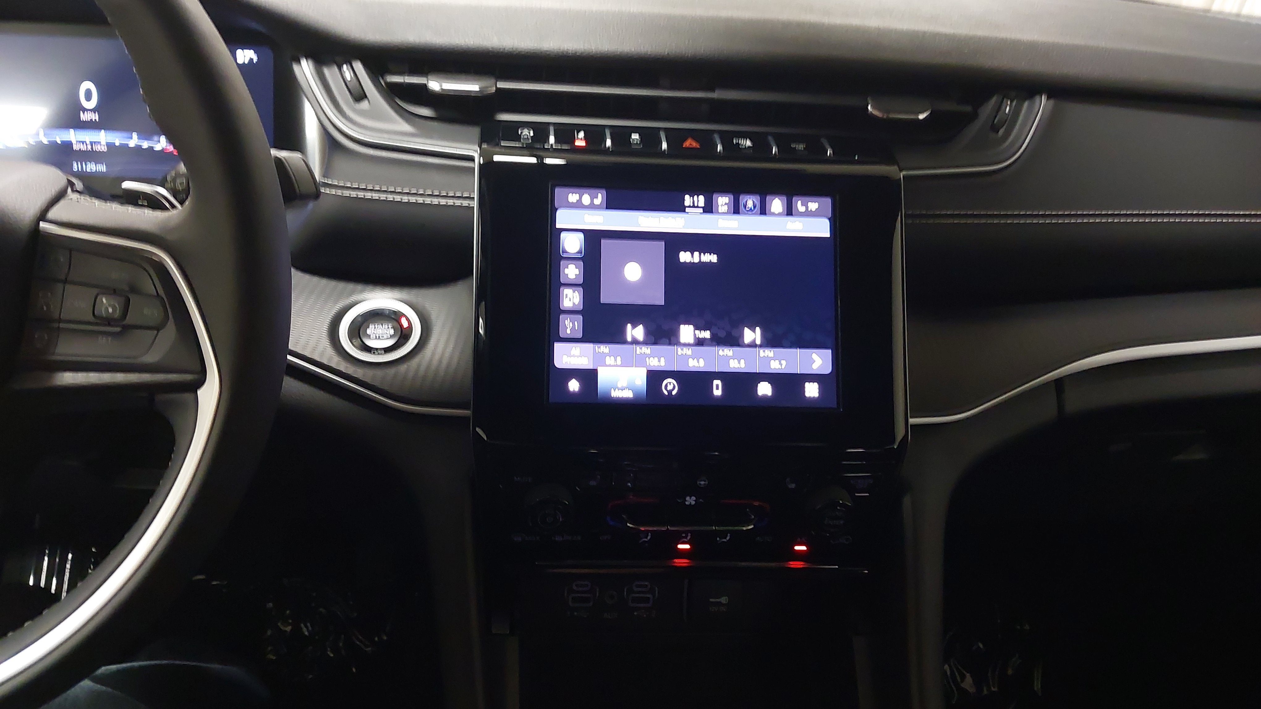 2025 Jeep Grand Cherokee L Altitude 4x4
