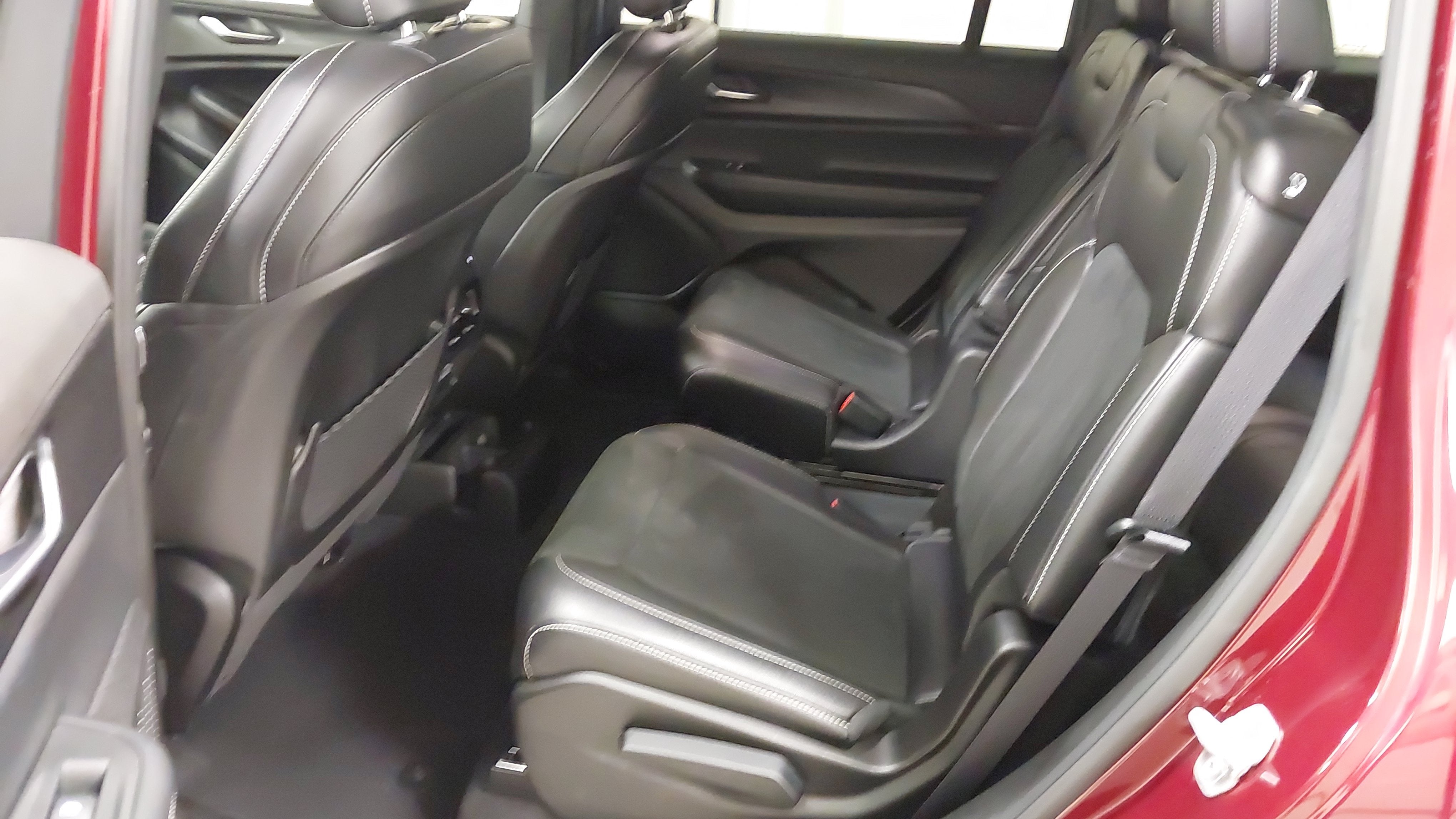2025 Jeep Grand Cherokee L Altitude 4x4