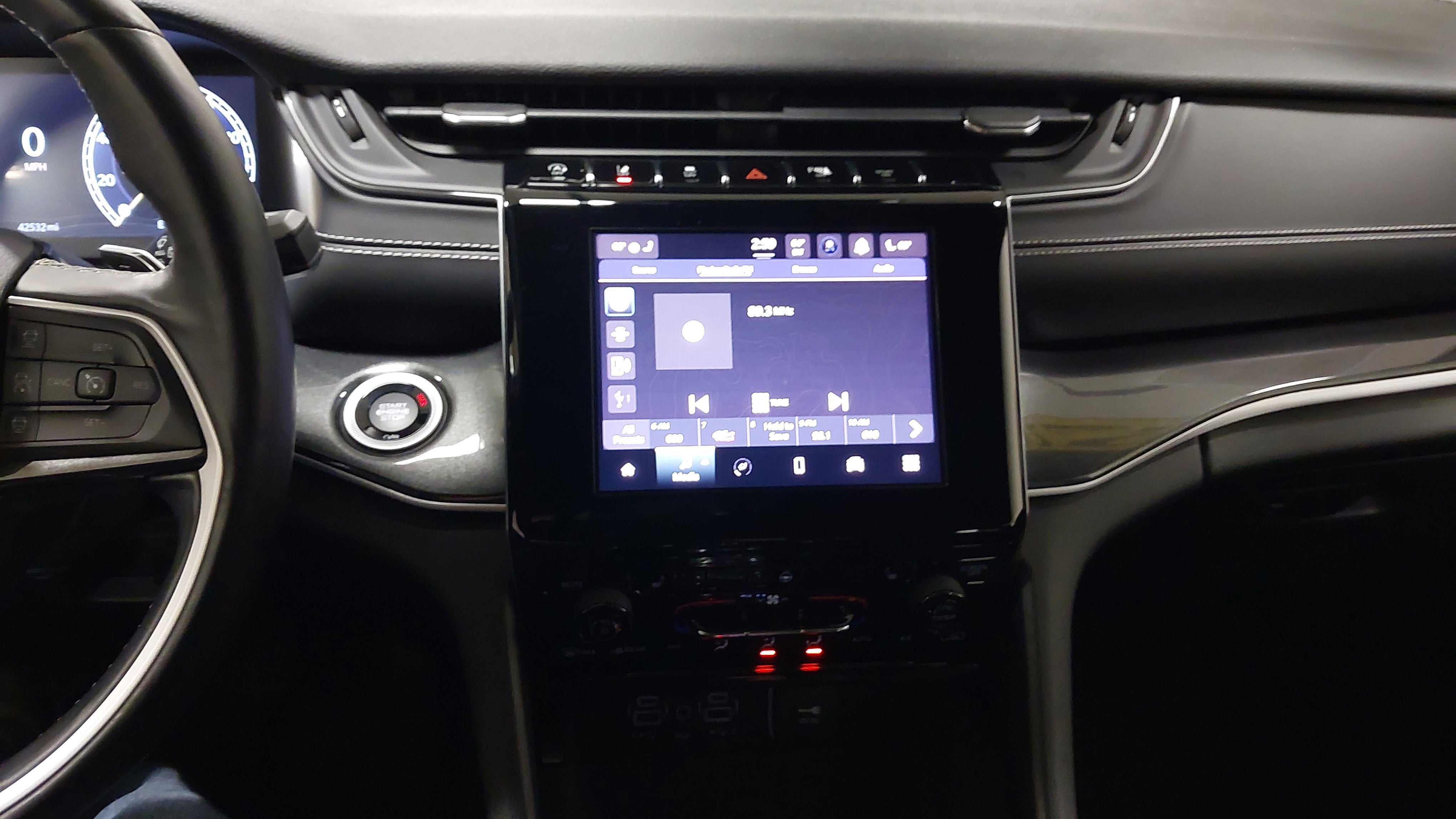 2022 Jeep Grand Cherokee L Altitude 4x4