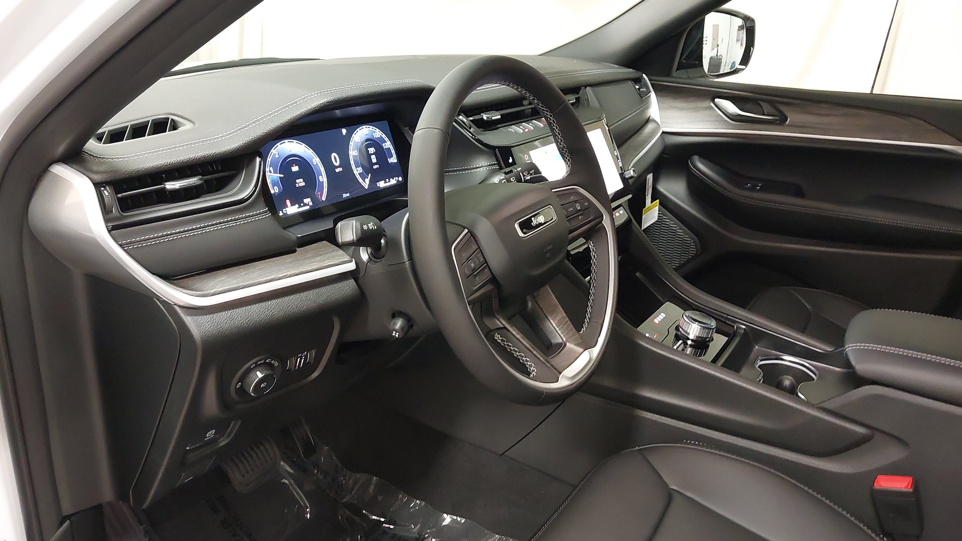 2027 Jeep Grand Cherokee GRAND CHEROKEE L LIMITED 4X4