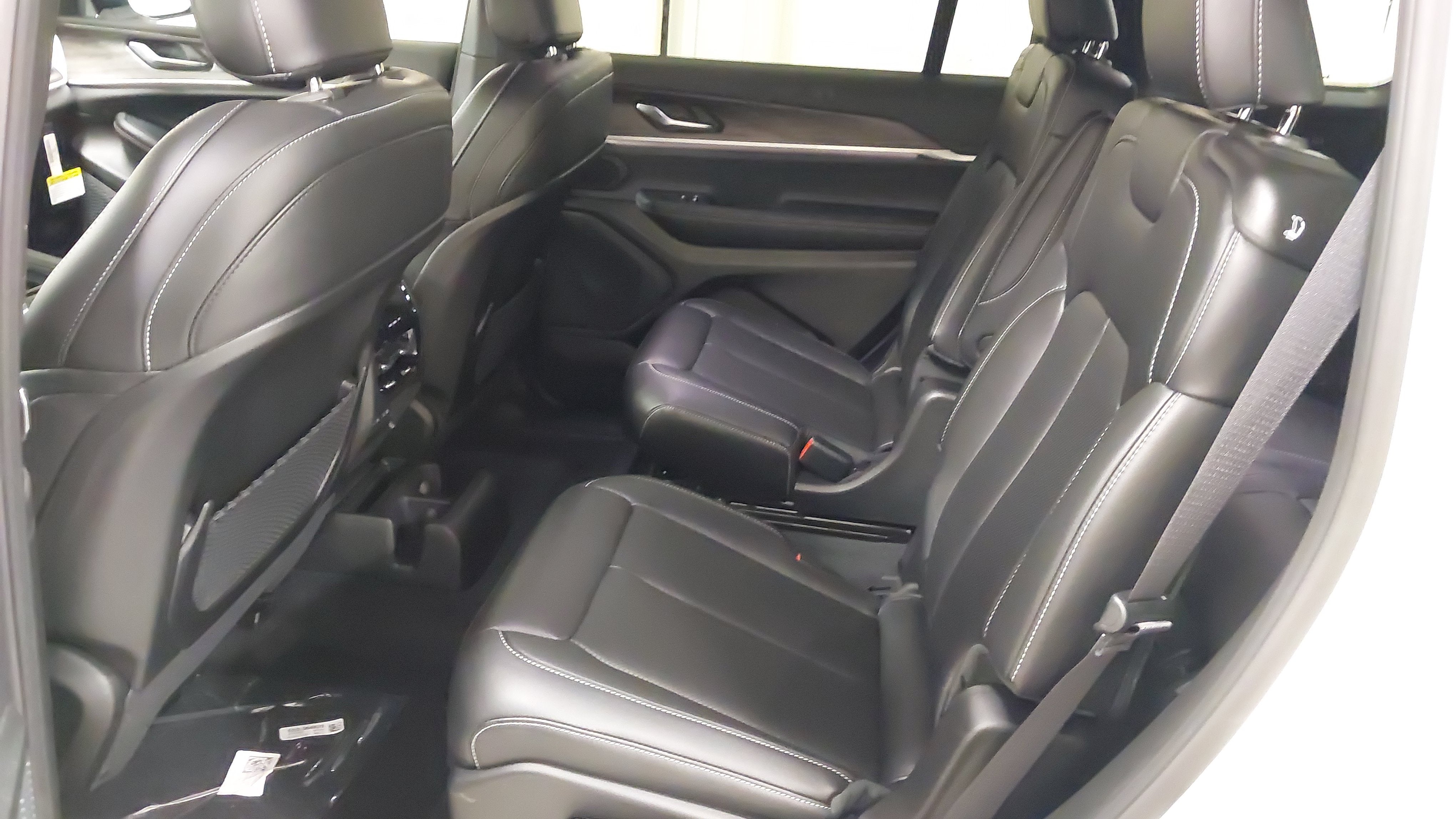 2027 Jeep Grand Cherokee GRAND CHEROKEE L LIMITED 4X4