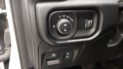 2020 RAM 1500 Big Horn Crew Cab 4x4 5'7' Box