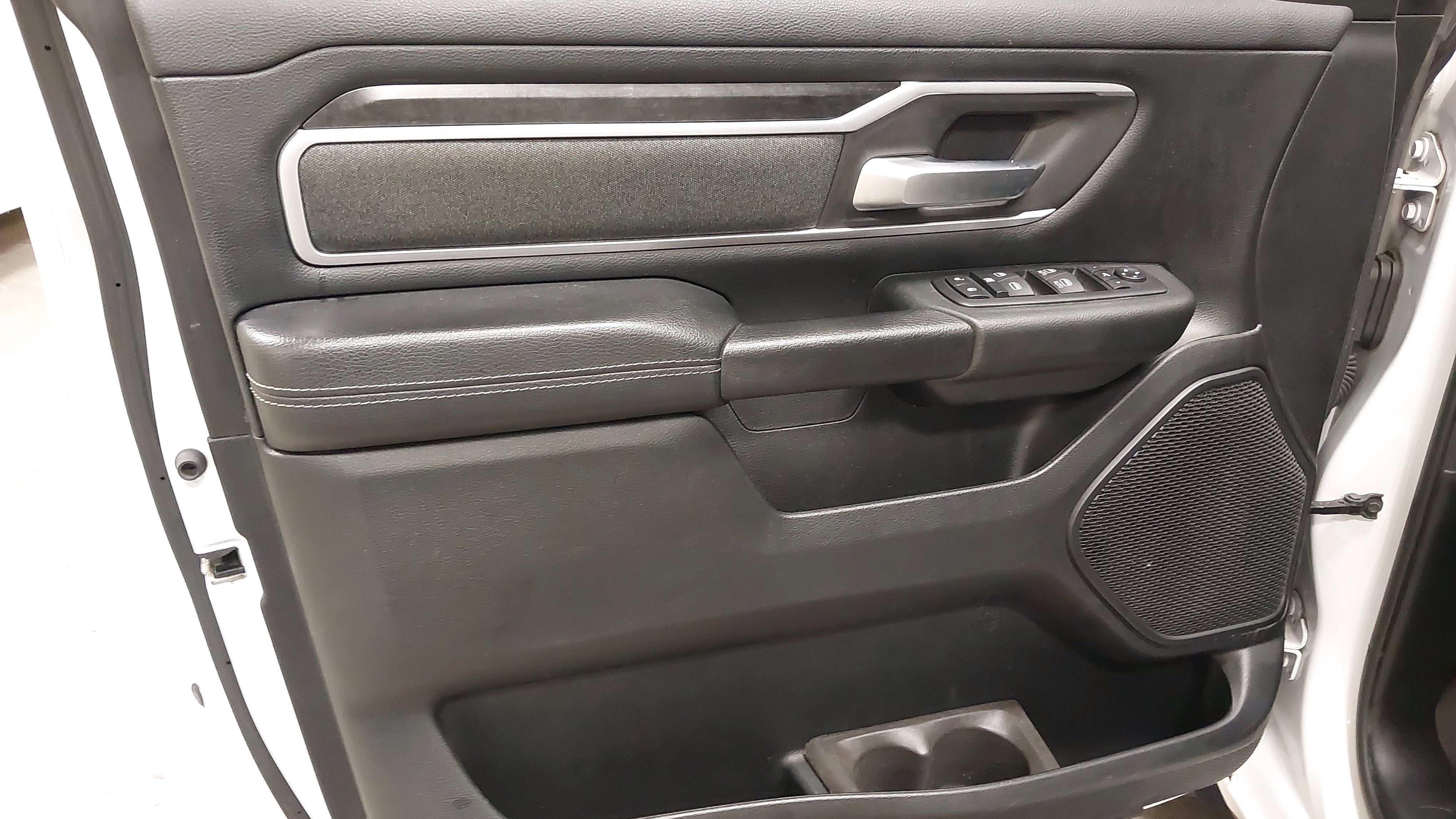 2020 RAM 1500 Big Horn Crew Cab 4x4 5'7' Box