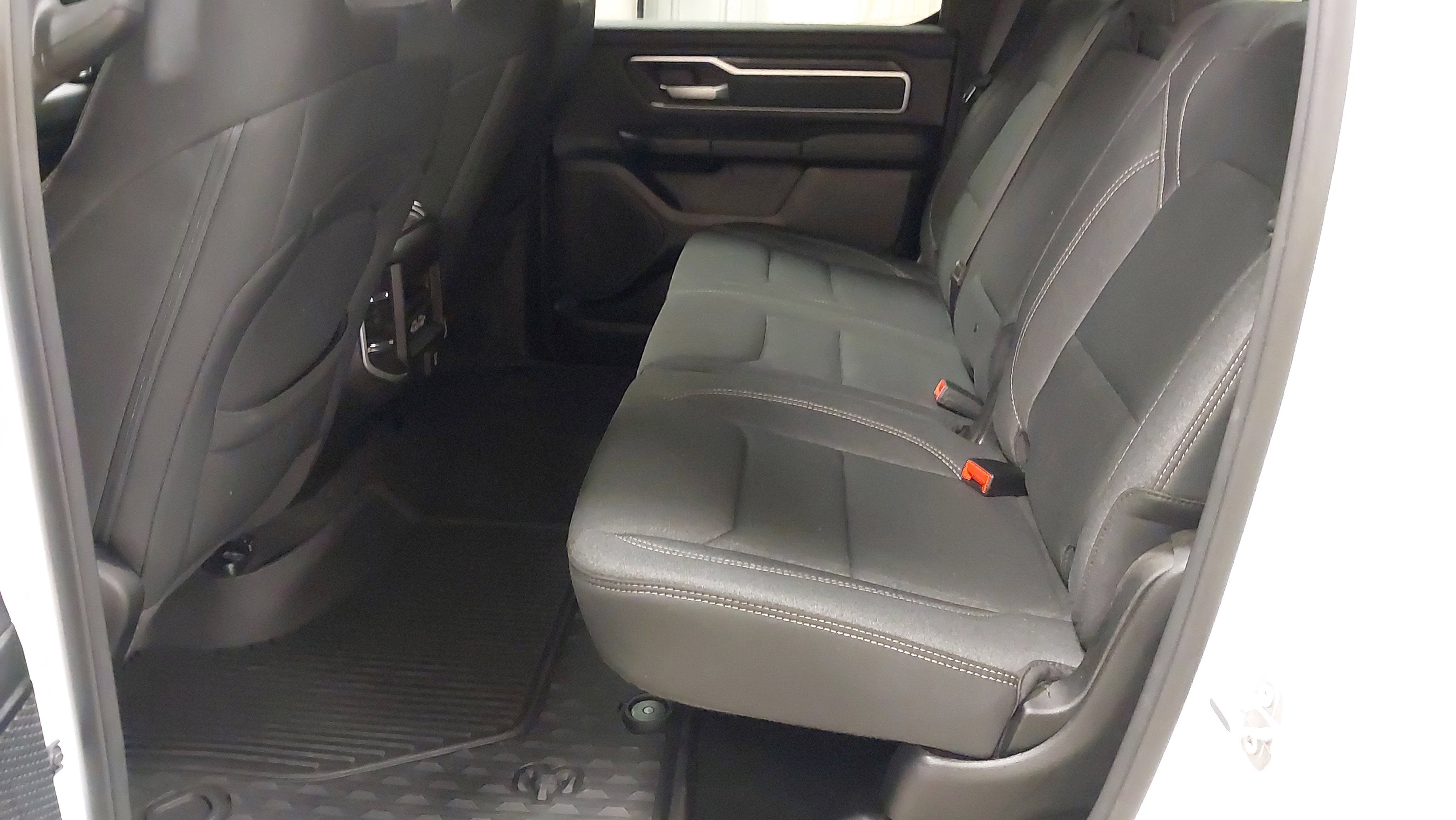 2020 RAM 1500 Big Horn Crew Cab 4x4 5'7' Box