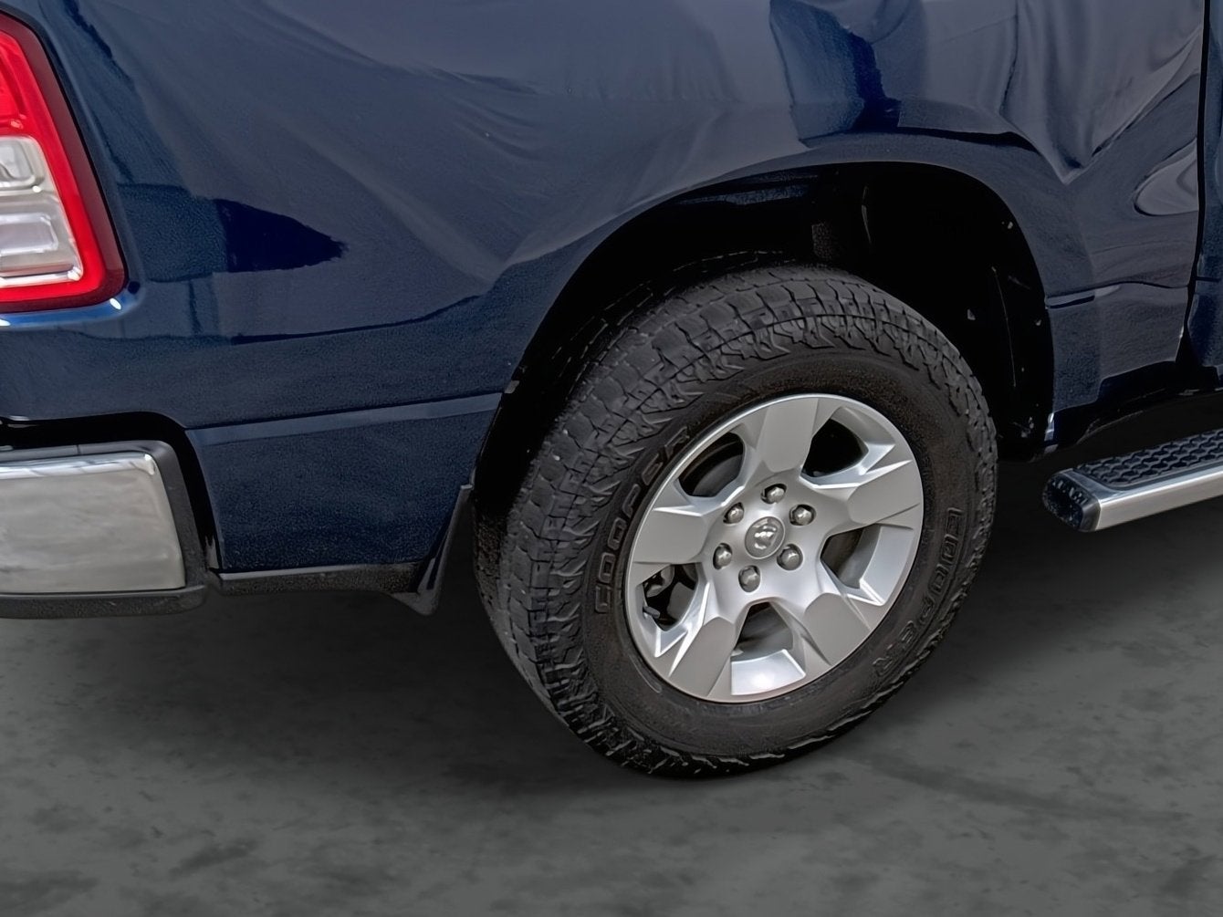 2021 RAM 1500 Big Horn Crew Cab 4x4 5'7' Box