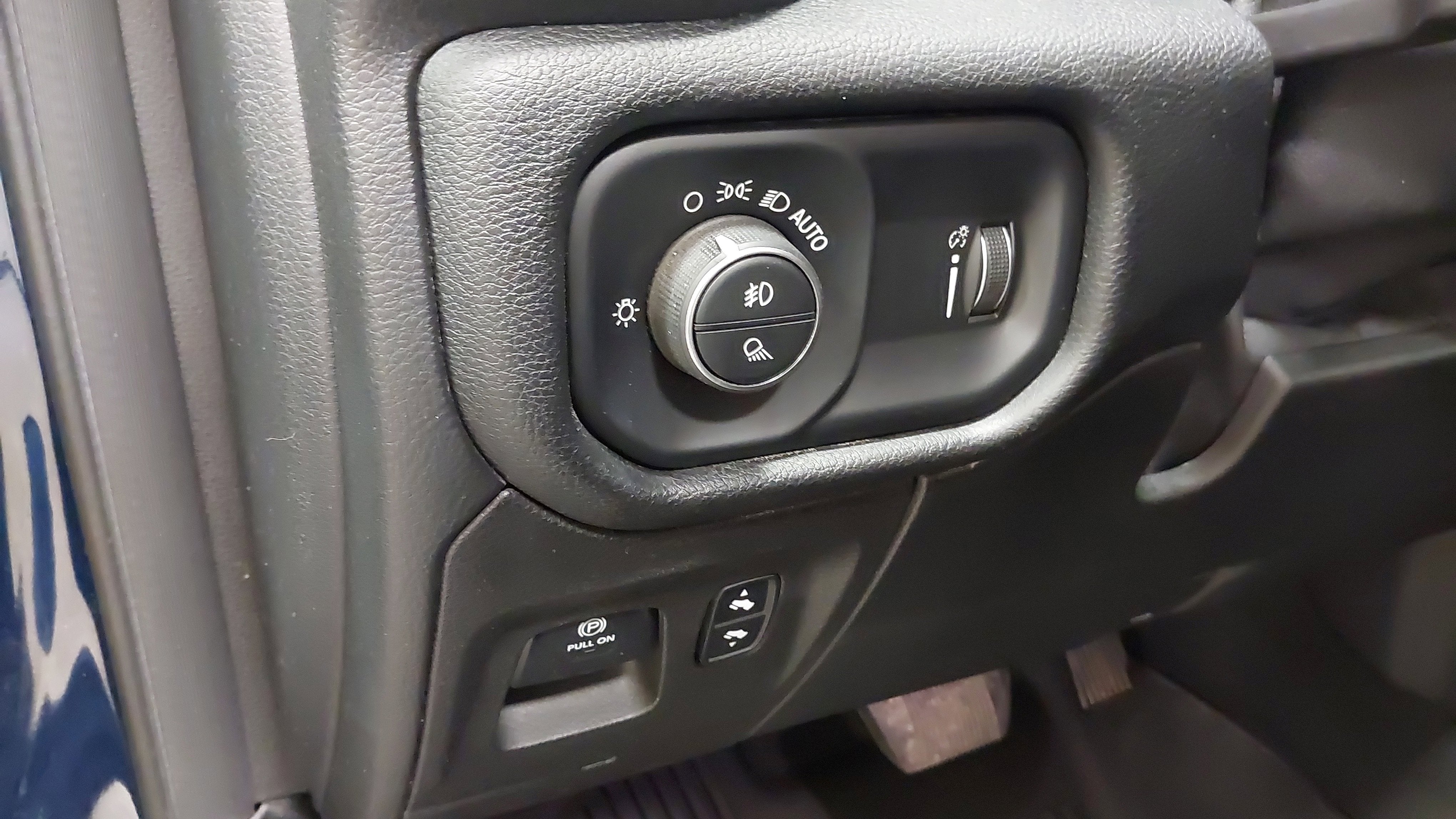 2021 RAM 1500 Big Horn Crew Cab 4x4 5'7' Box
