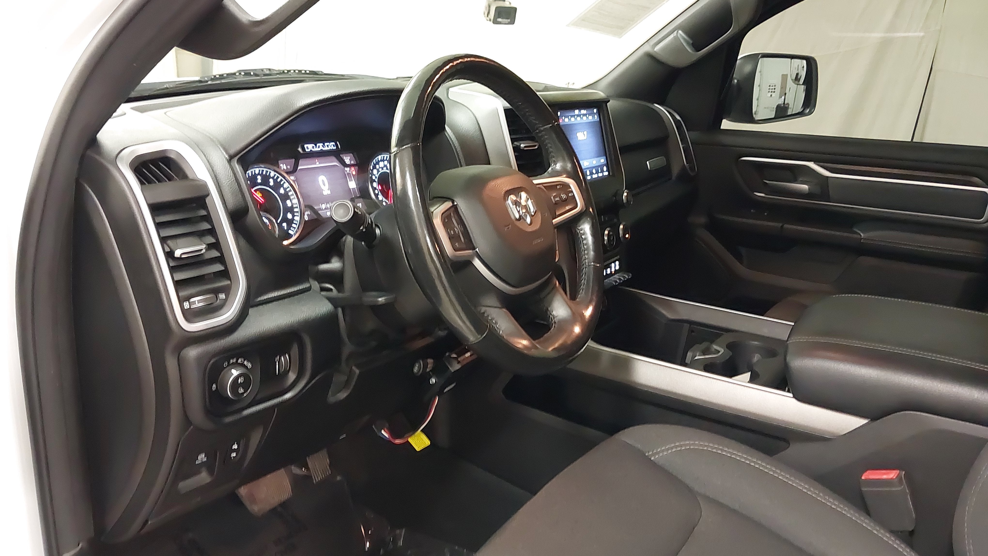 2020 RAM 1500 Big Horn Crew Cab 4x4 5'7' Box