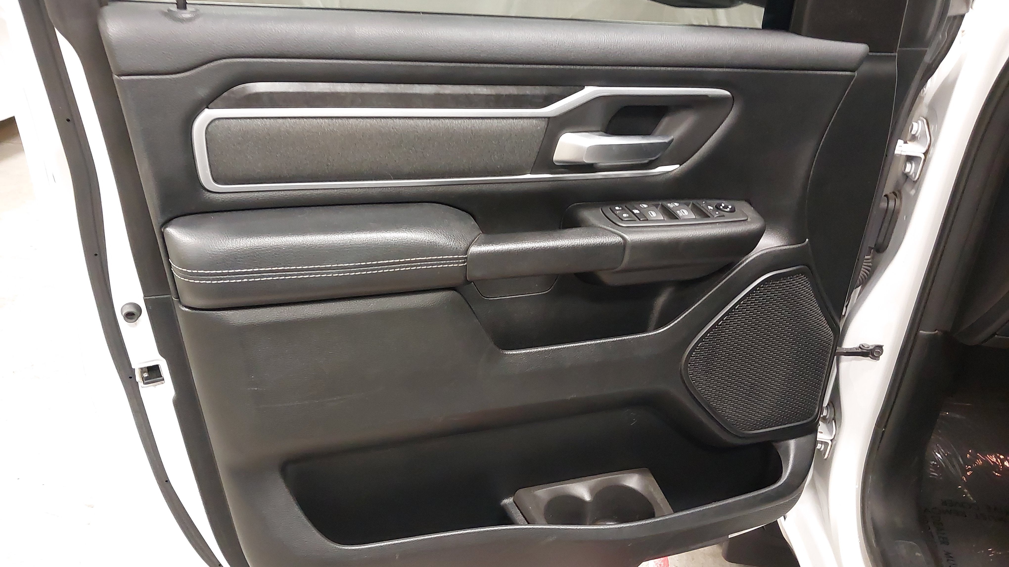 2020 RAM 1500 Big Horn Crew Cab 4x4 5'7' Box
