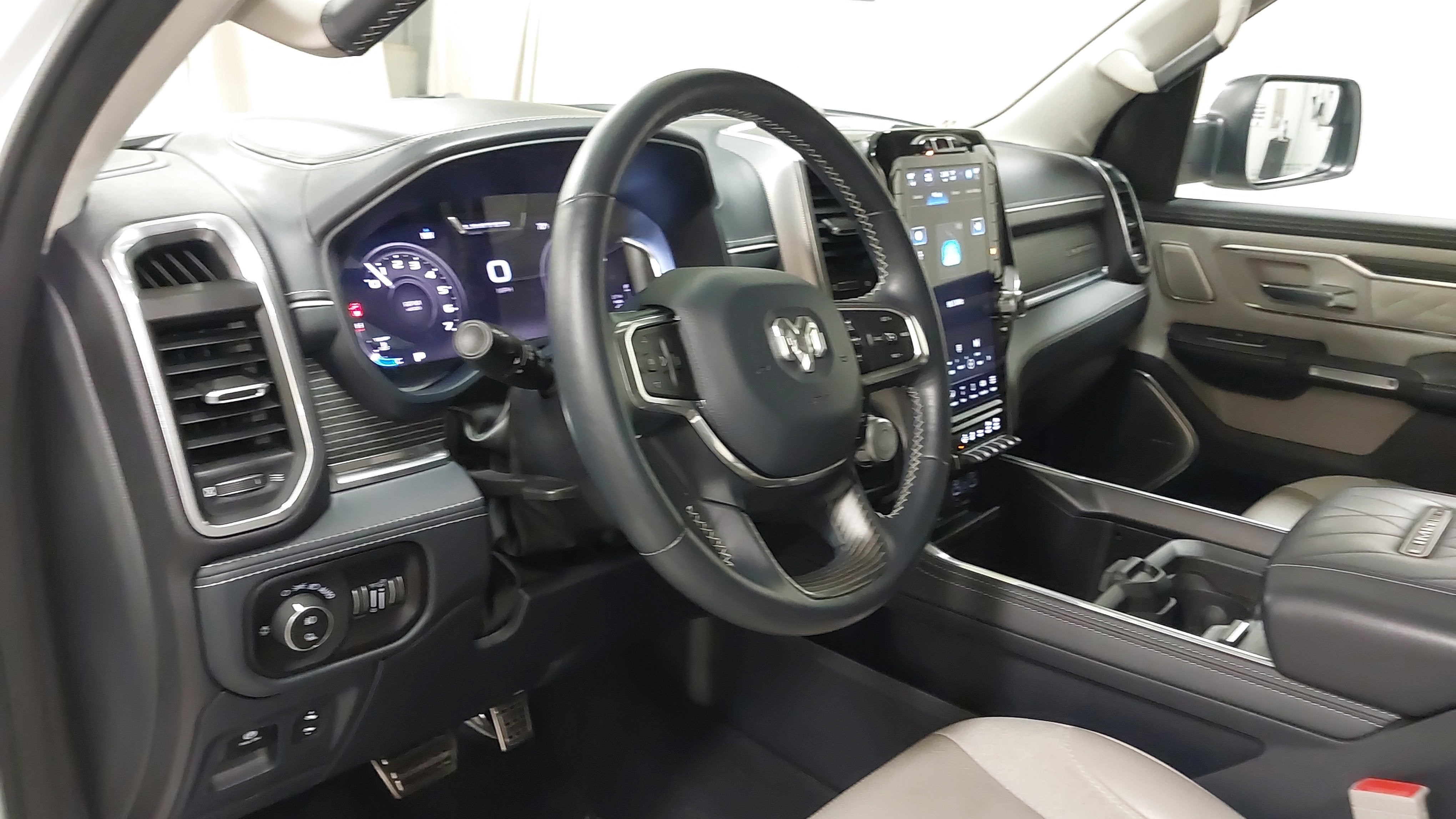 2023 RAM 1500 Limited Crew Cab 4x4 5'7' Box