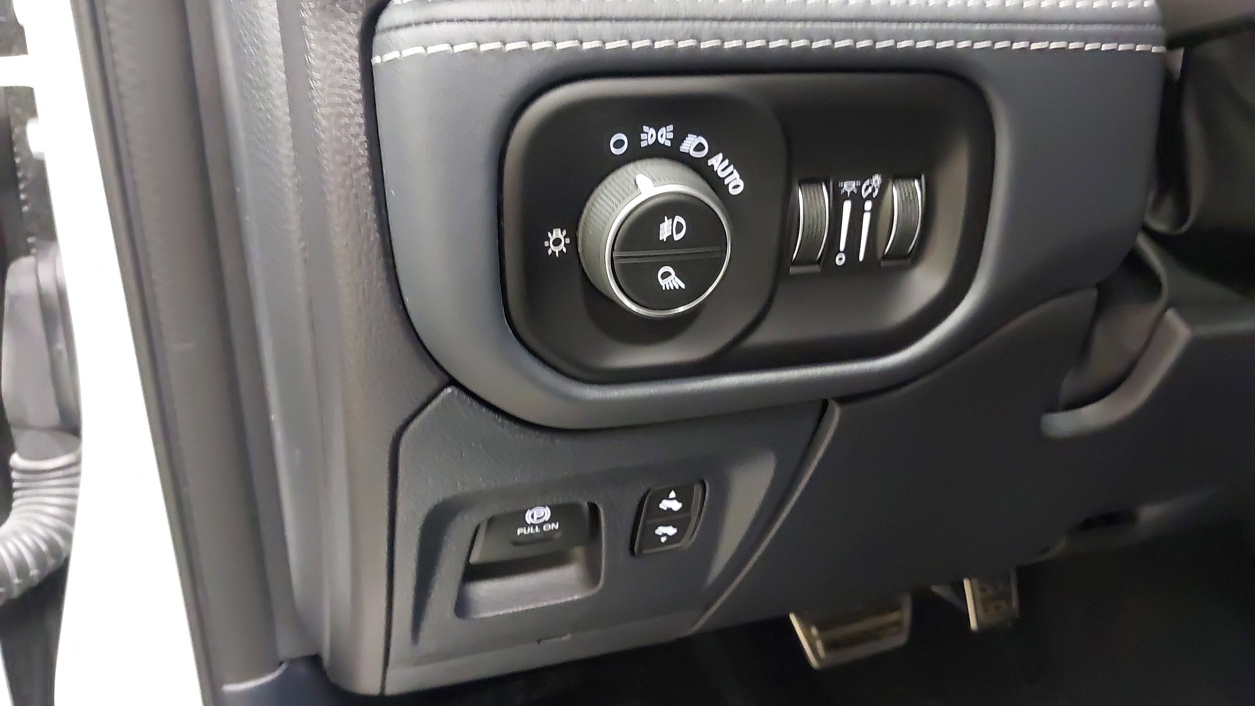 2023 RAM 1500 Limited Crew Cab 4x4 5'7' Box