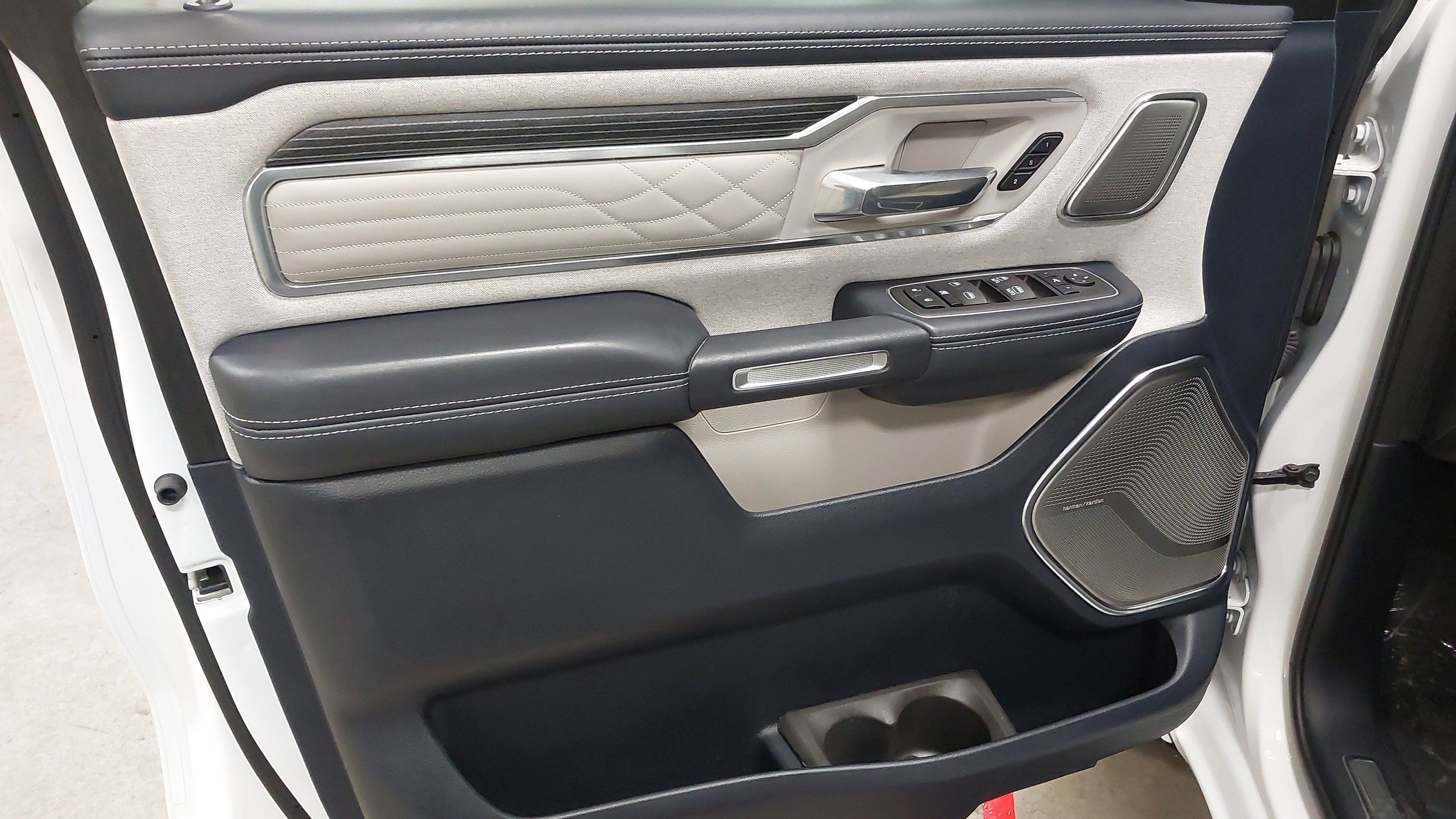 2023 RAM 1500 Limited Crew Cab 4x4 5'7' Box