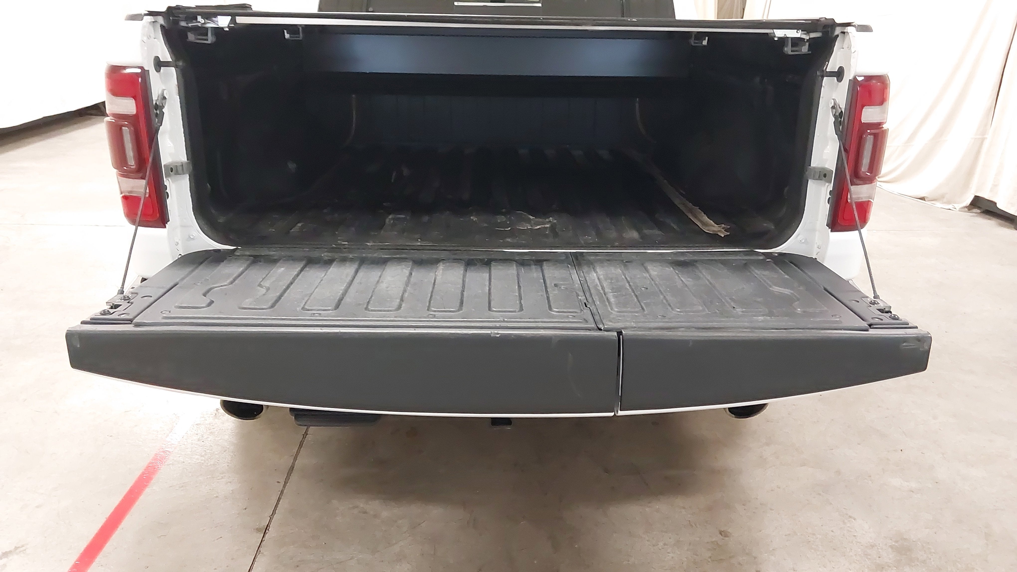 2023 RAM 1500 Limited Crew Cab 4x4 5'7' Box
