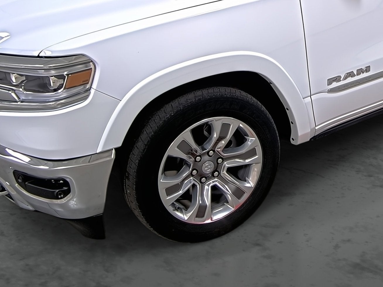 2023 RAM 1500 Limited Crew Cab 4x4 5'7' Box