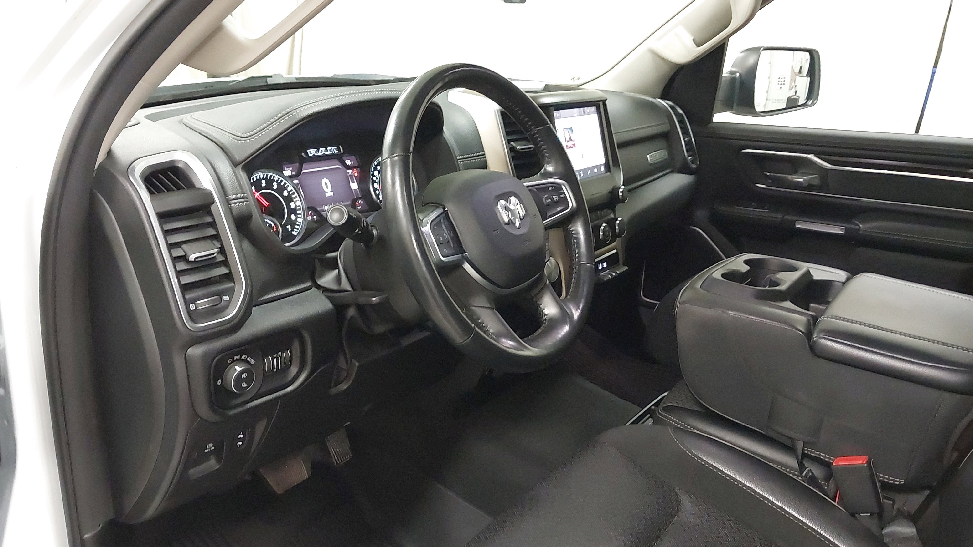 2022 RAM 1500 Laramie Crew Cab 4x4 5'7' Box