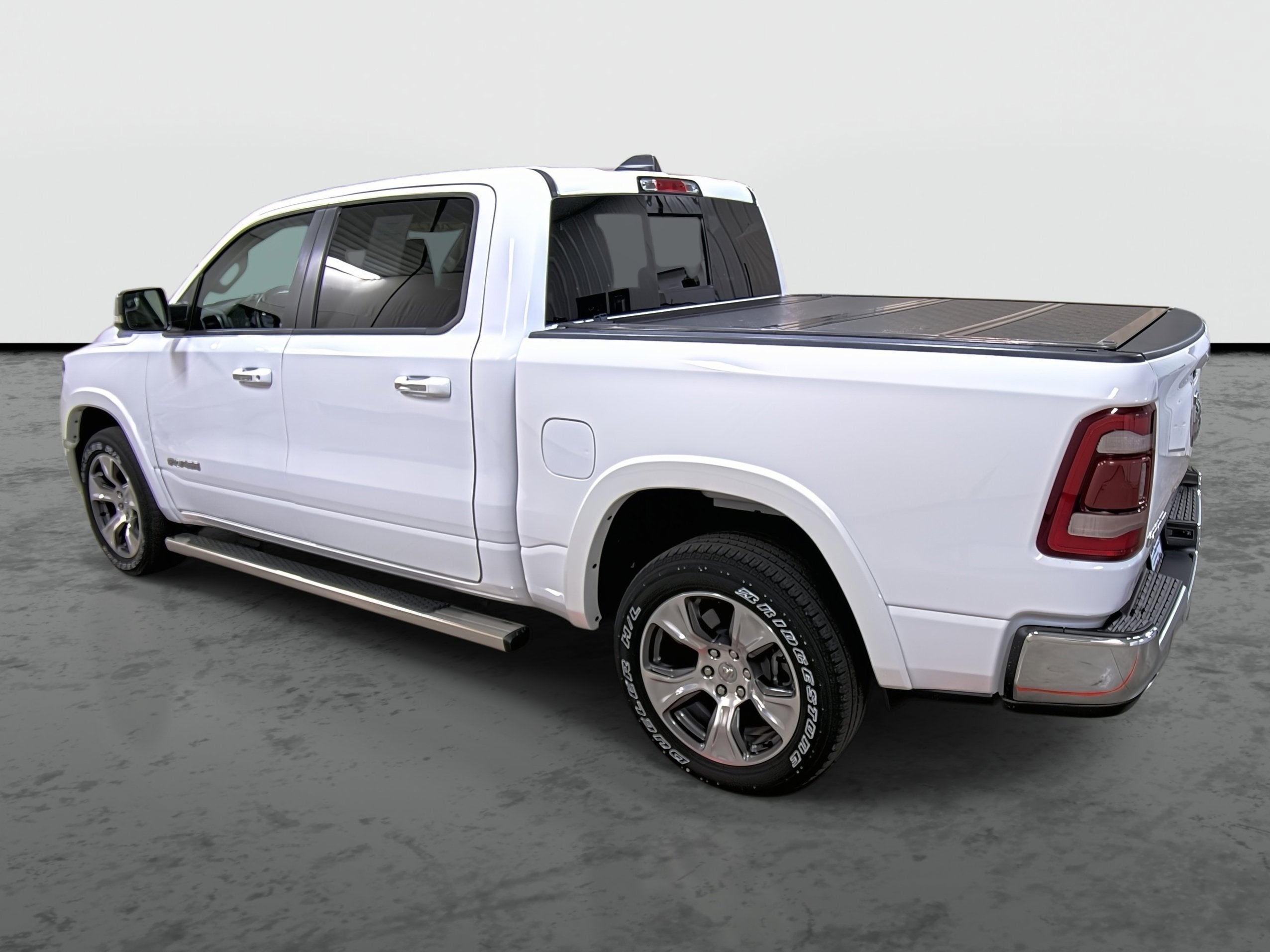 2022 RAM 1500 Laramie Crew Cab 4x4 5'7' Box