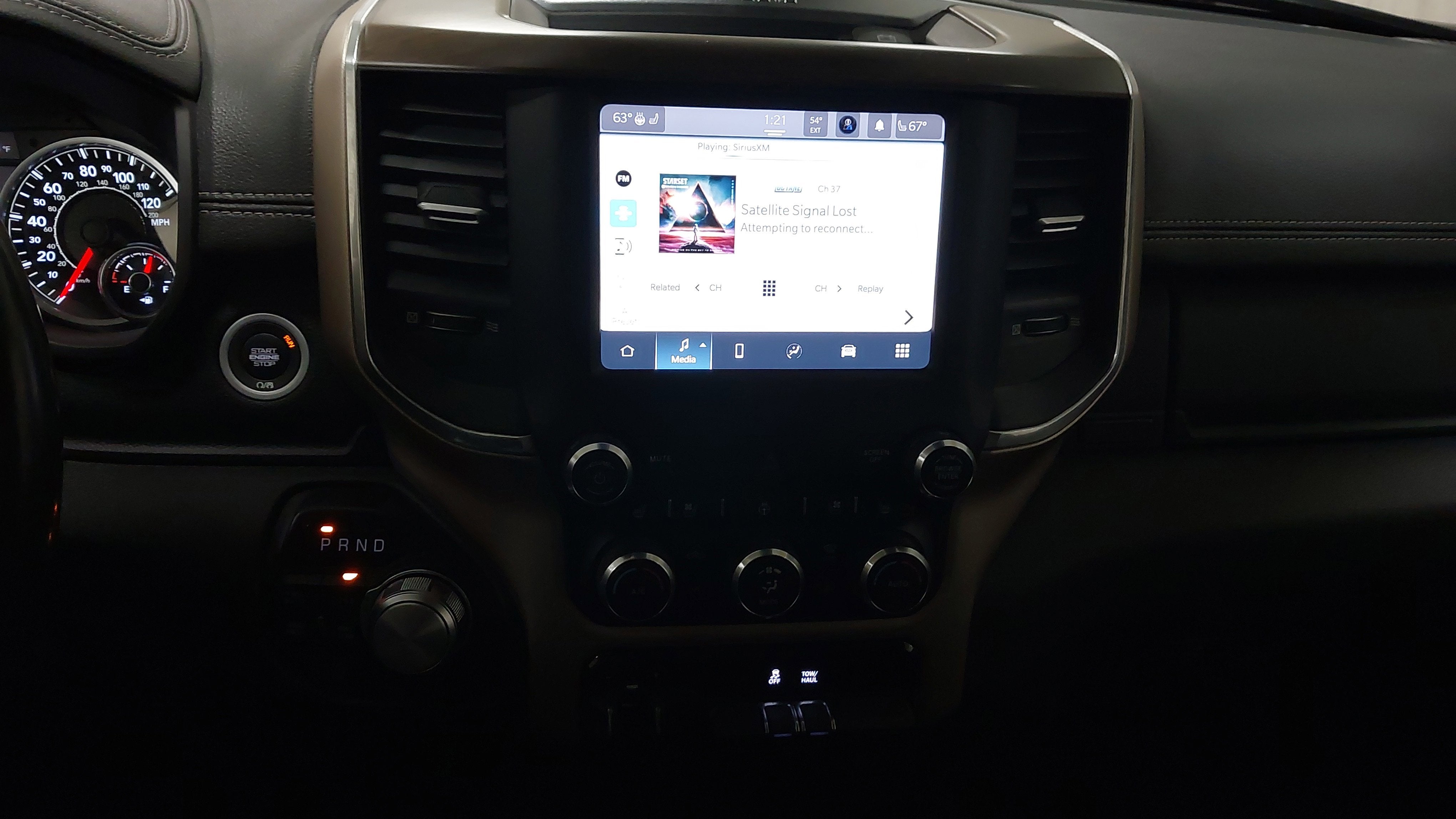 2022 RAM 1500 Laramie Crew Cab 4x4 5'7' Box