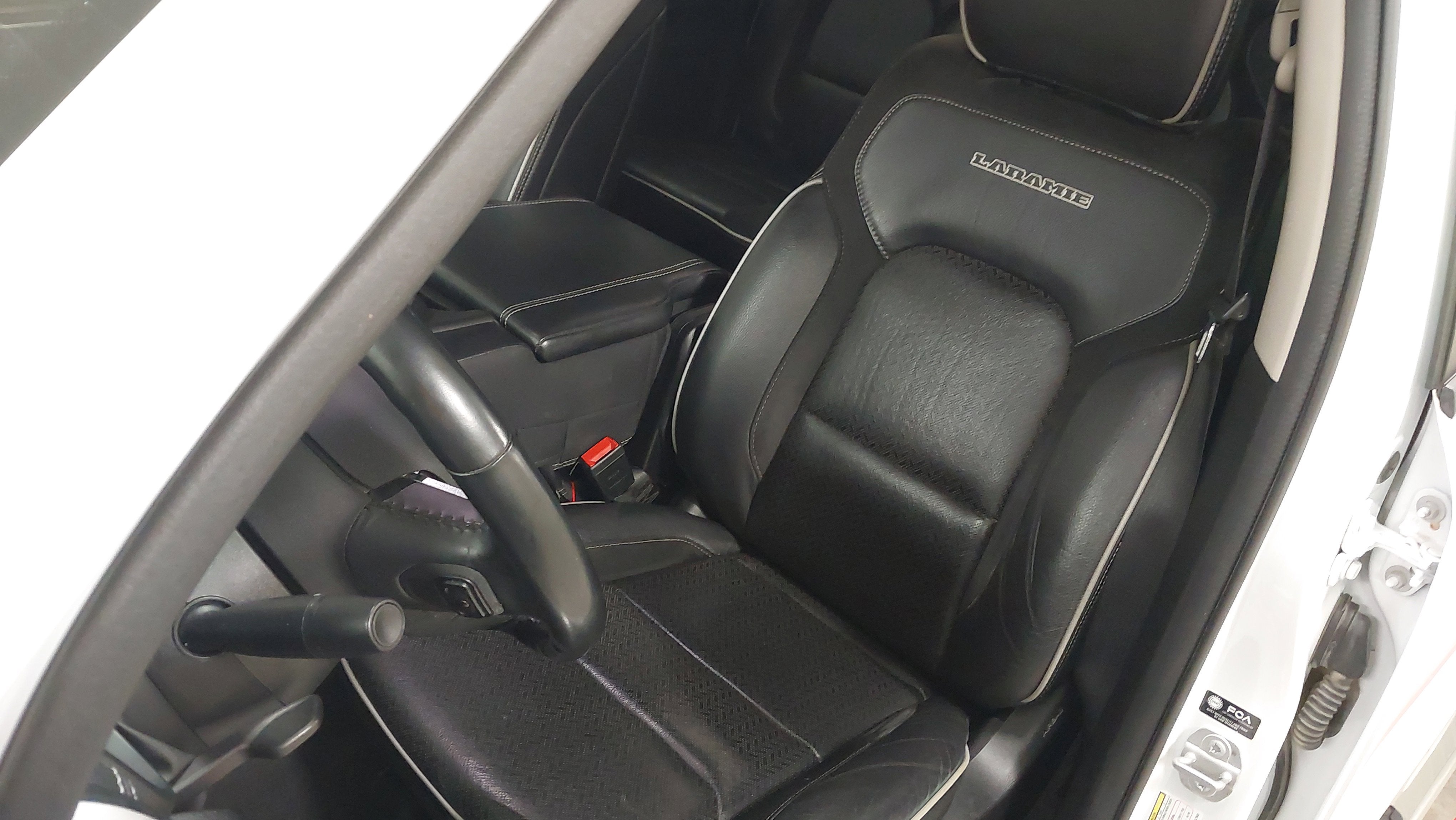 2022 RAM 1500 Laramie Crew Cab 4x4 5'7' Box