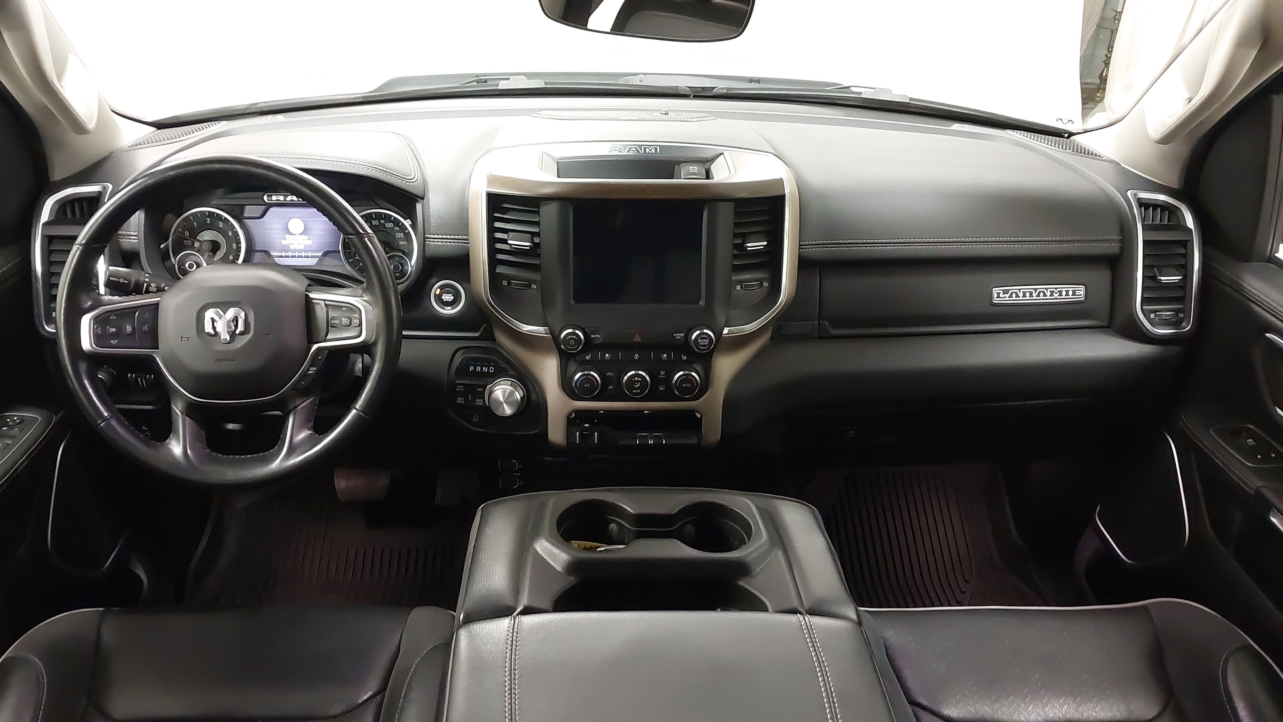 2022 RAM 1500 Laramie Crew Cab 4x4 5'7' Box