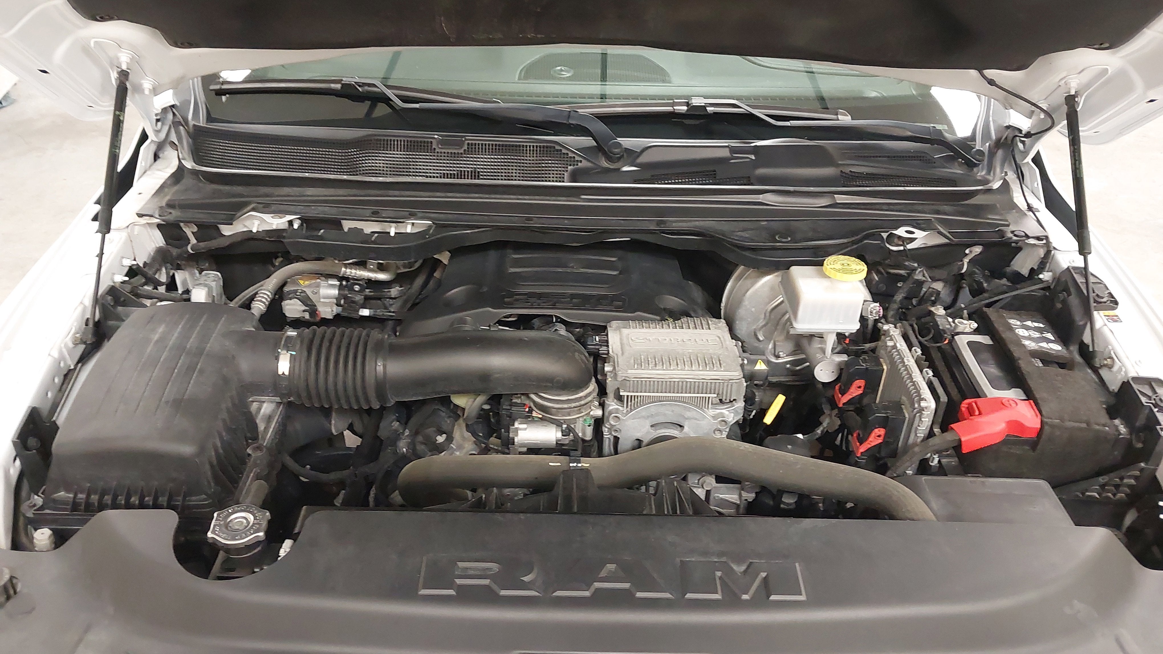 2022 RAM 1500 Laramie Crew Cab 4x4 5'7' Box