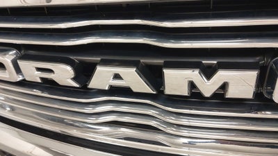 2022 RAM 1500 Laramie Crew Cab 4x4 5'7' Box