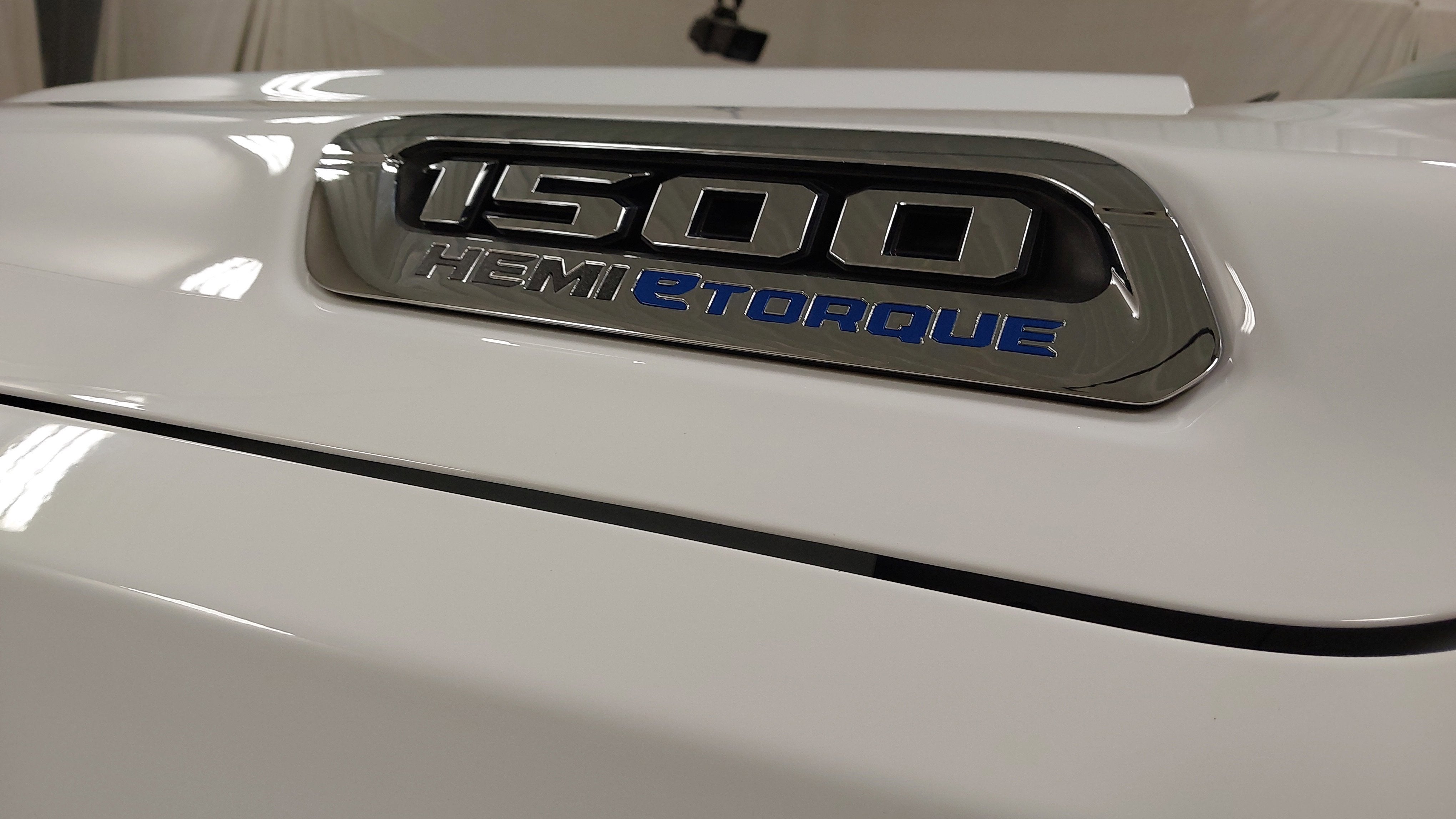 2022 RAM 1500 Laramie Crew Cab 4x4 5'7' Box