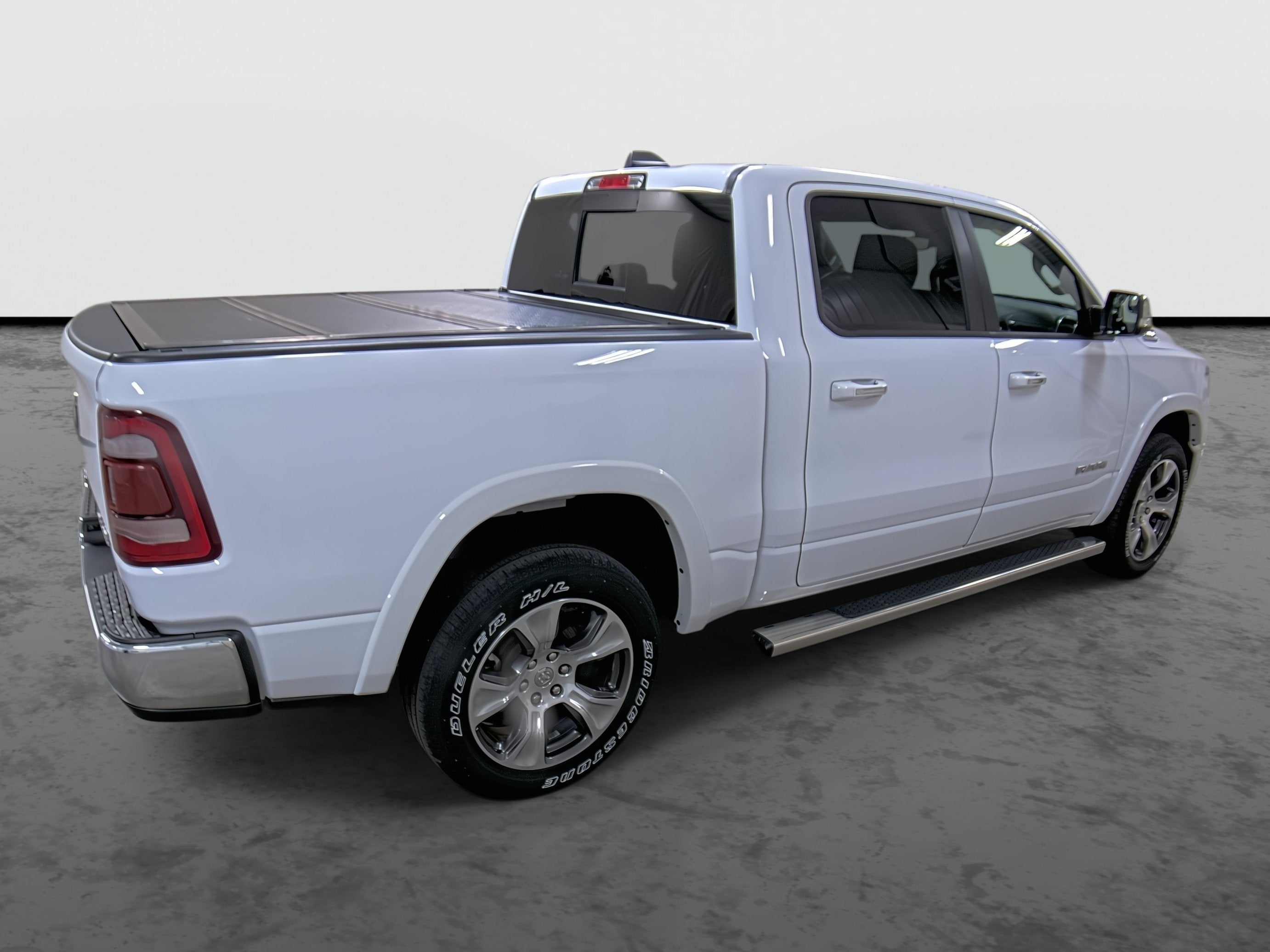 2022 RAM 1500 Laramie Crew Cab 4x4 5'7' Box