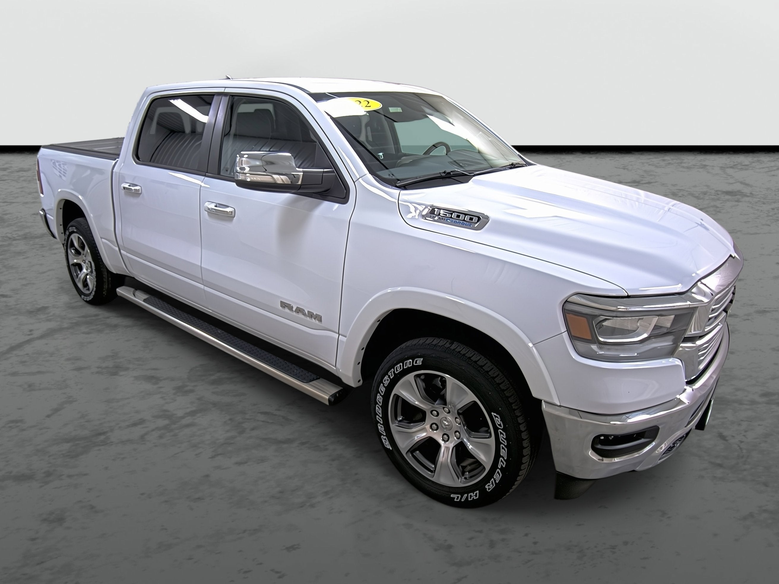 2022 RAM 1500 Laramie Crew Cab 4x4 5'7' Box
