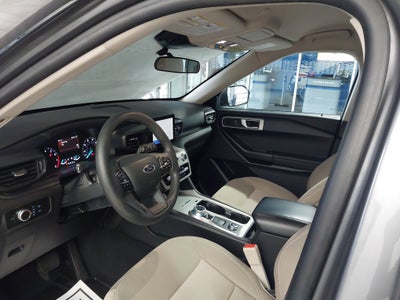 2023 Ford Explorer Base