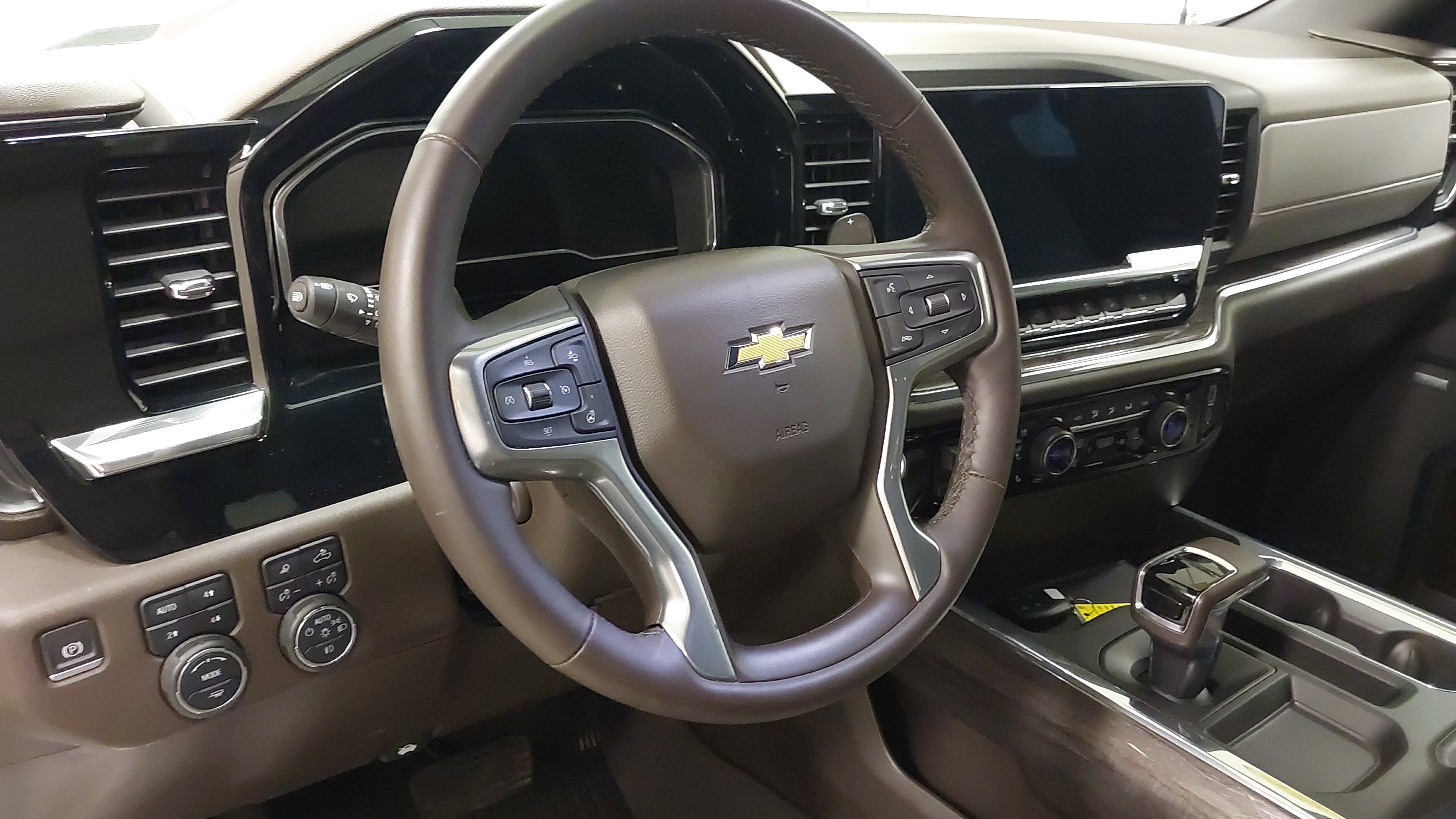 2024 Chevrolet Silverado 1500 4WD Crew Cab Short Bed LTZ