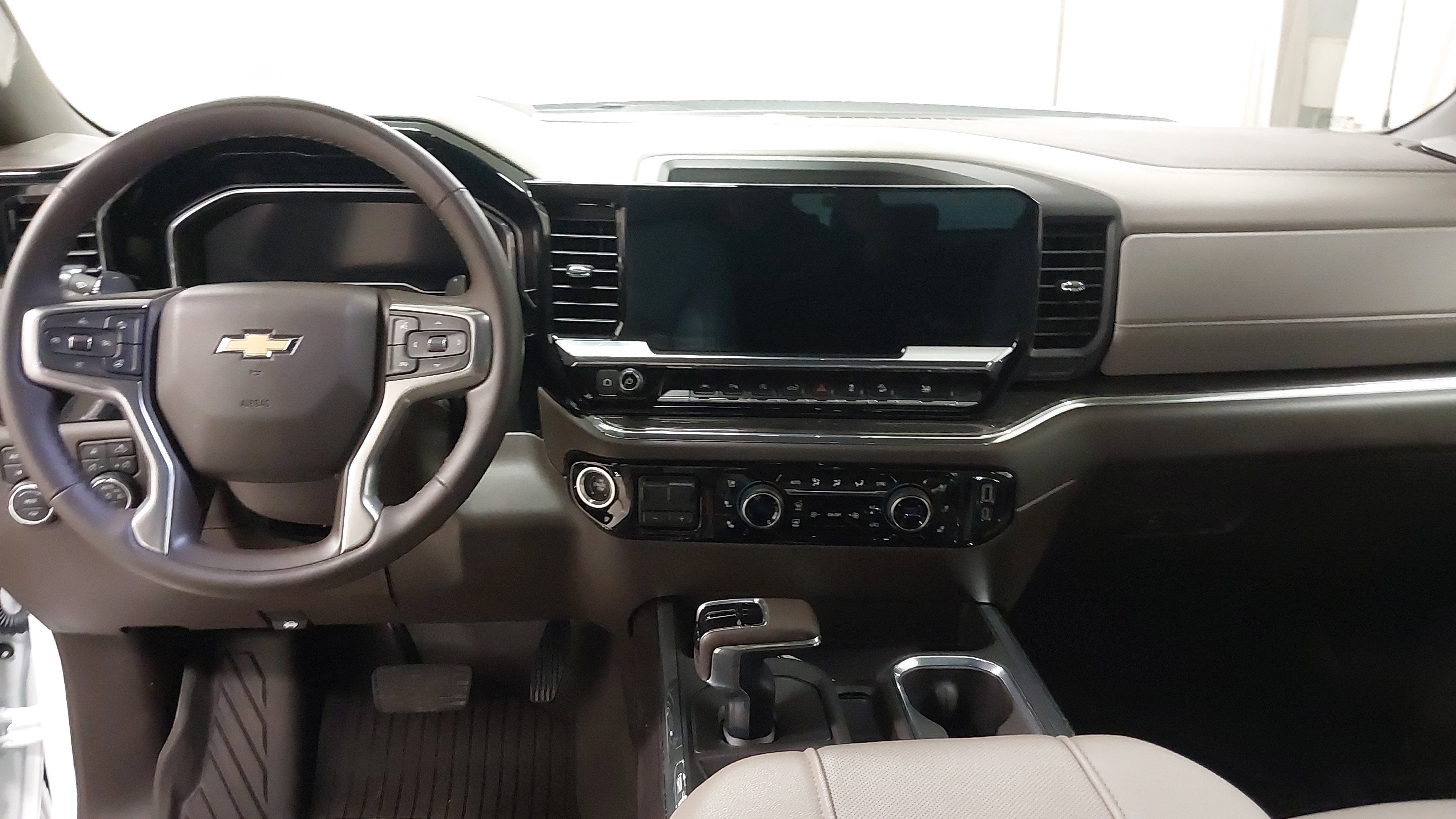 2024 Chevrolet Silverado 1500 4WD Crew Cab Short Bed LTZ